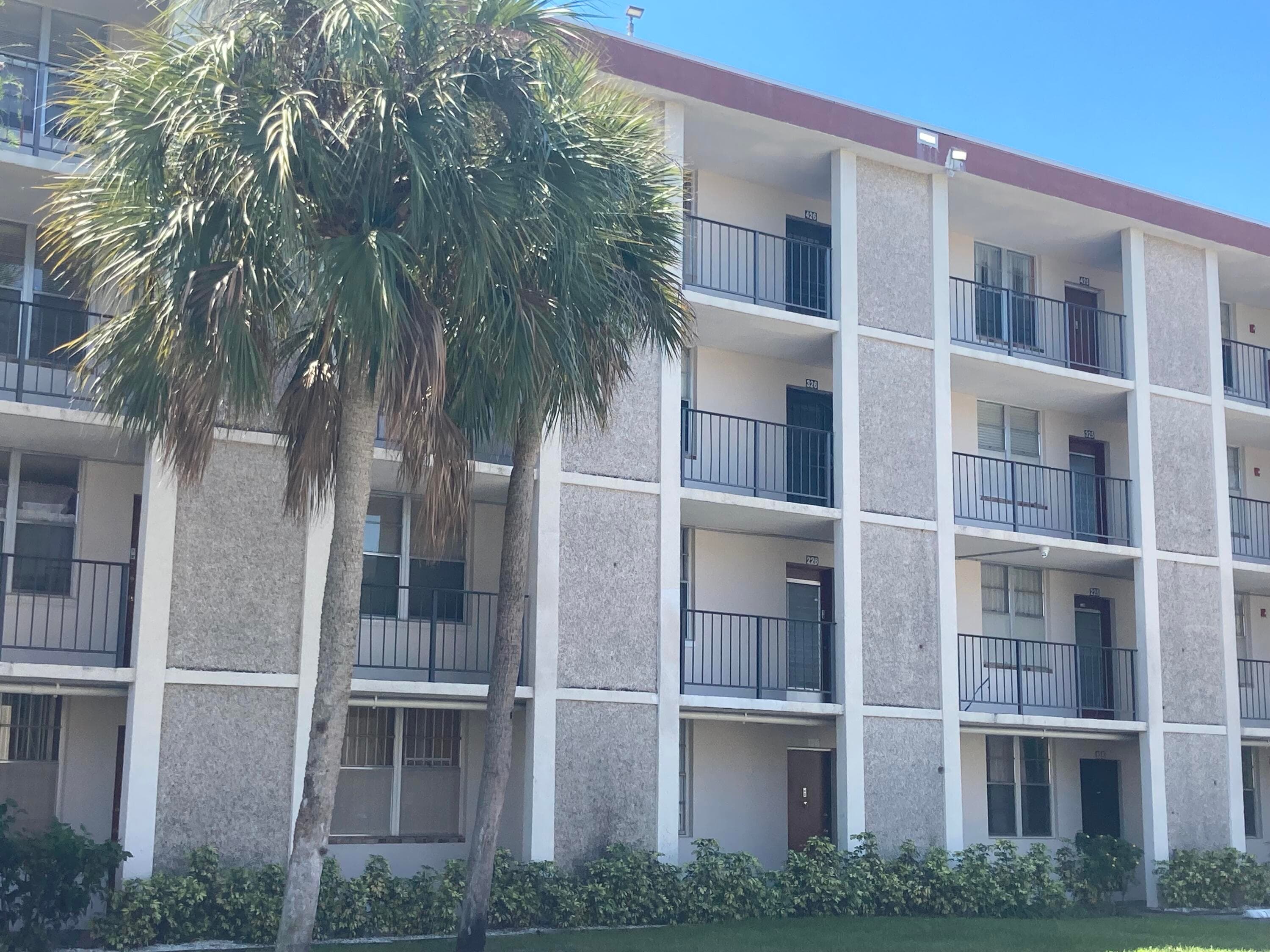 2650 NW 49th Avenue 327, Lauderdale Lakes, FL 33313 — photo 29 of 36
