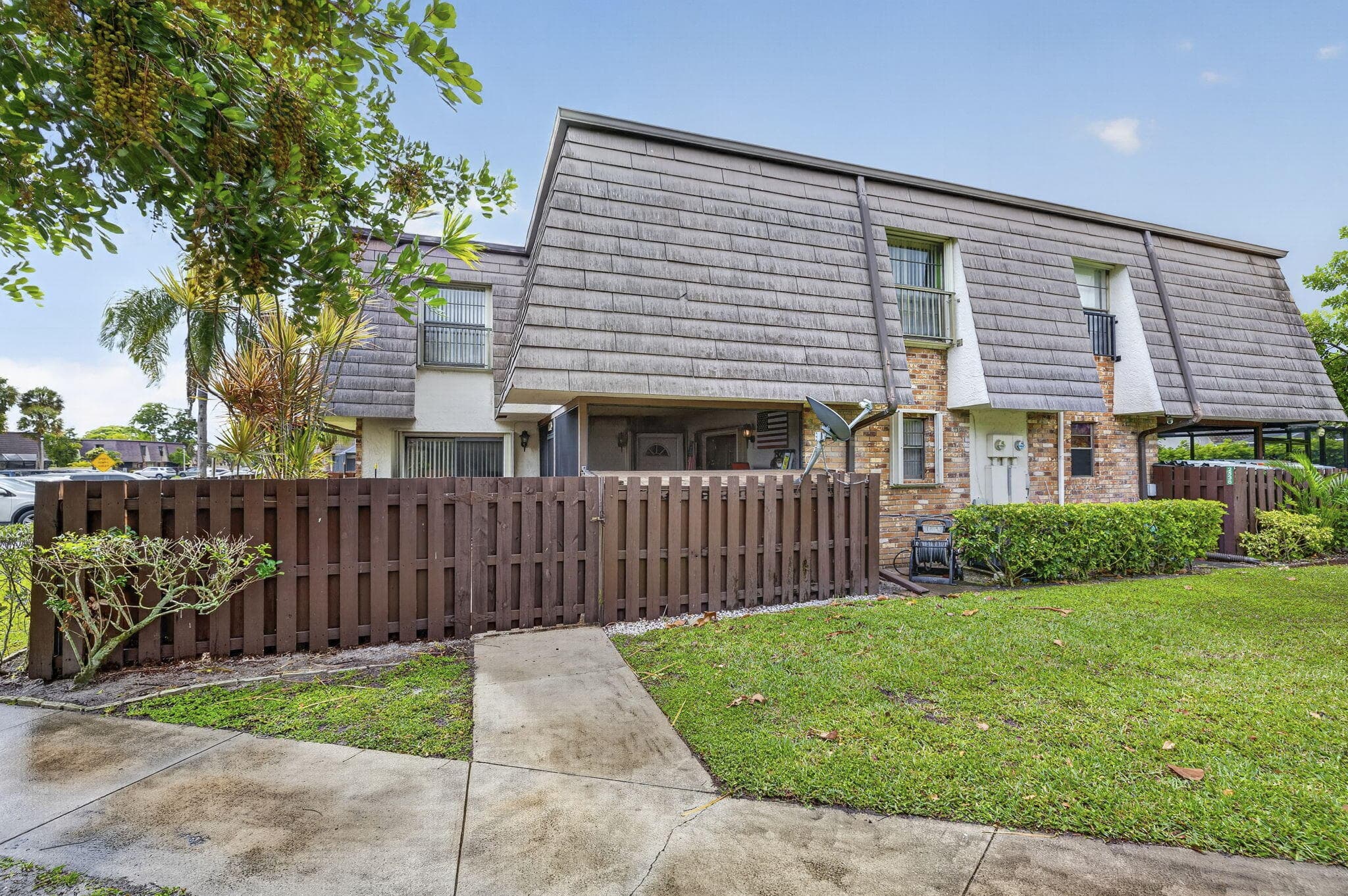 2539 NW 99th Avenue, Coral Springs, FL 33065 — photo 2 of 23