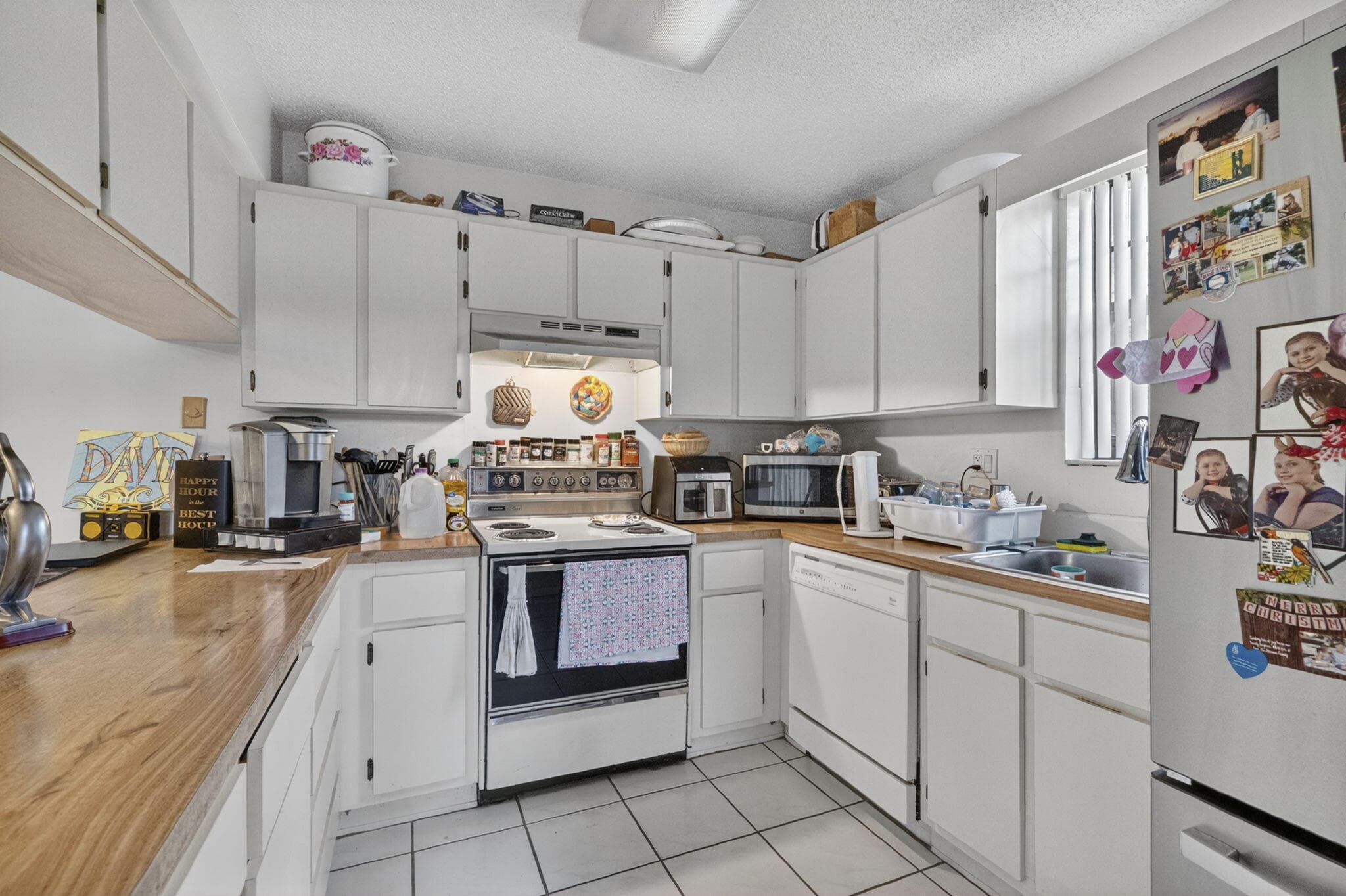 2539 NW 99th Avenue, Coral Springs, FL 33065 — photo 8 of 23