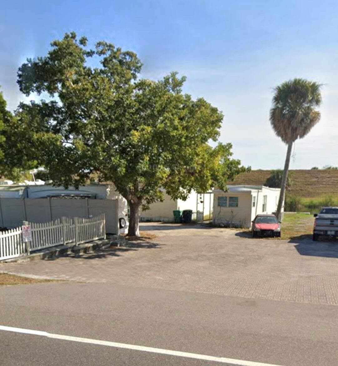220 SE Us Highway 441, Okeechobee, FL 34974 — photo 1 of 2
