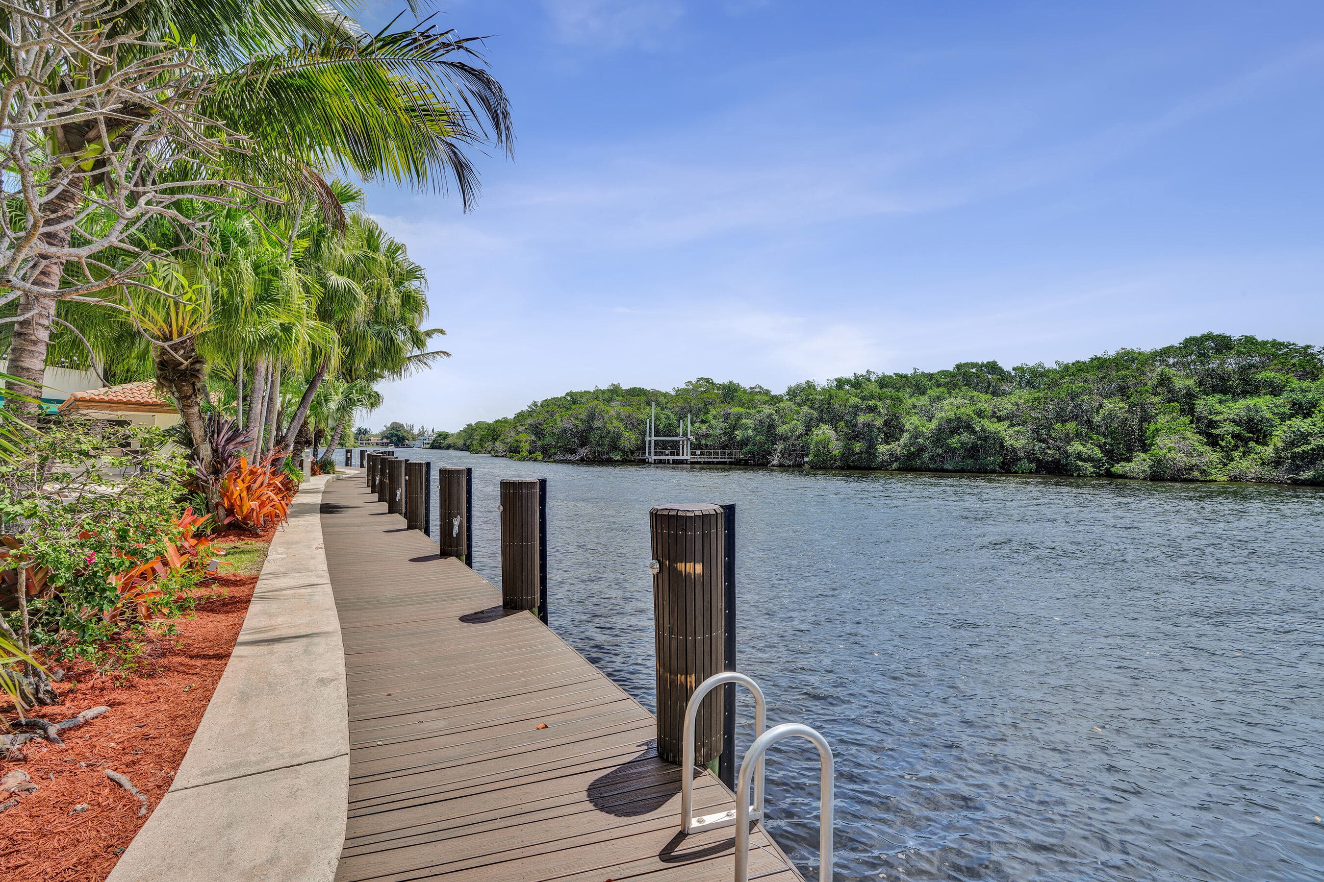 2441 SW 28th Avenue, Fort Lauderdale, FL 33312 — photo 4 of 100