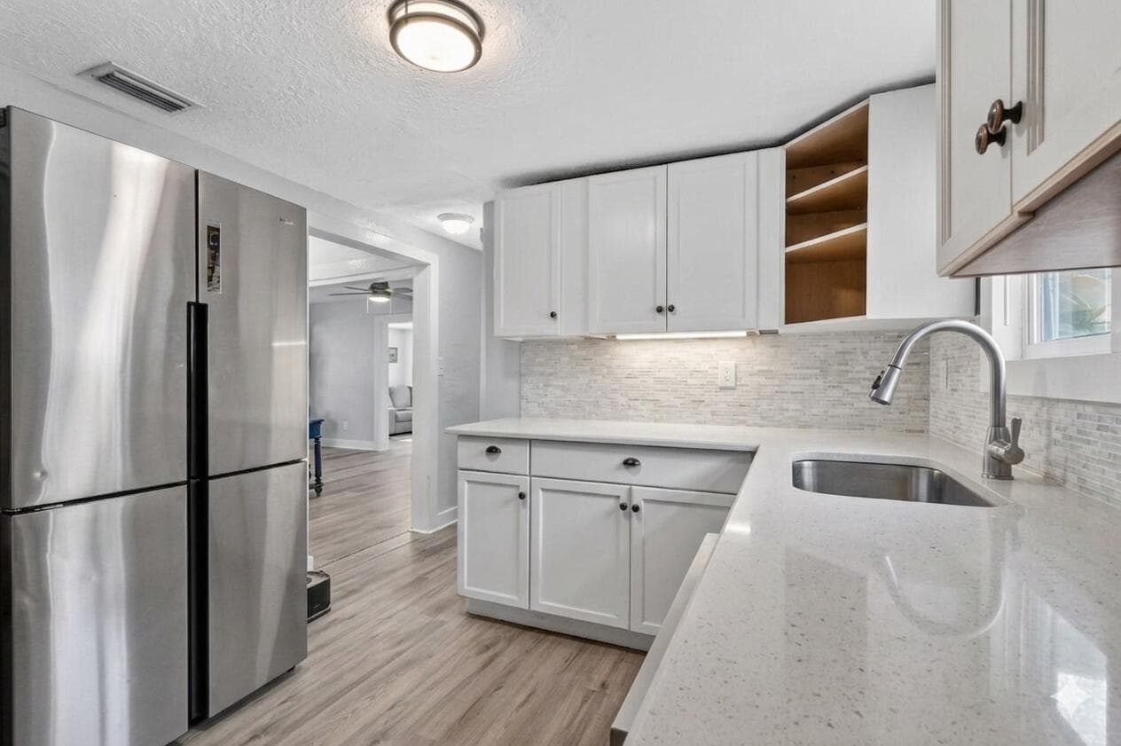 618 S Pine Street, Lake Worth Beach, FL 33460 — photo 12 of 20