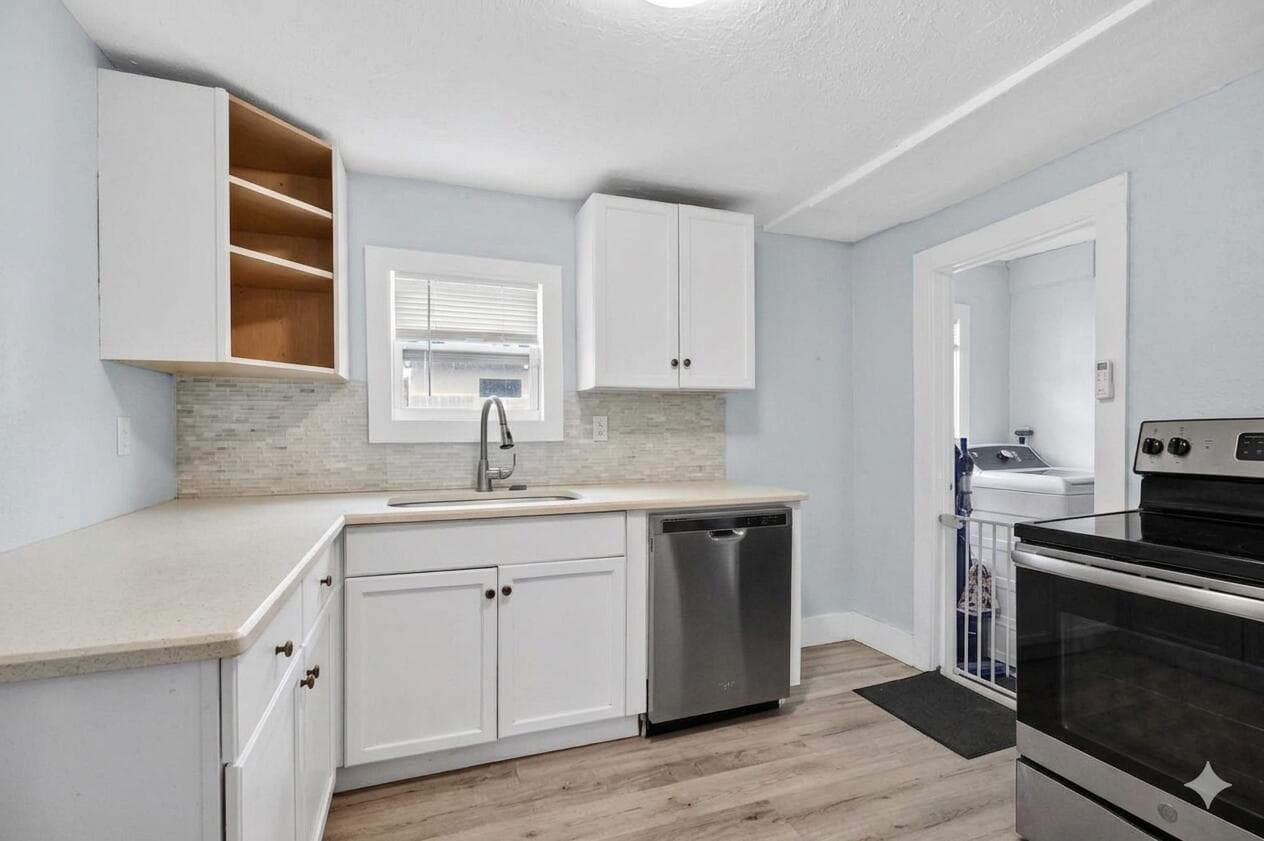 618 S Pine Street, Lake Worth Beach, FL 33460 — photo 11 of 20