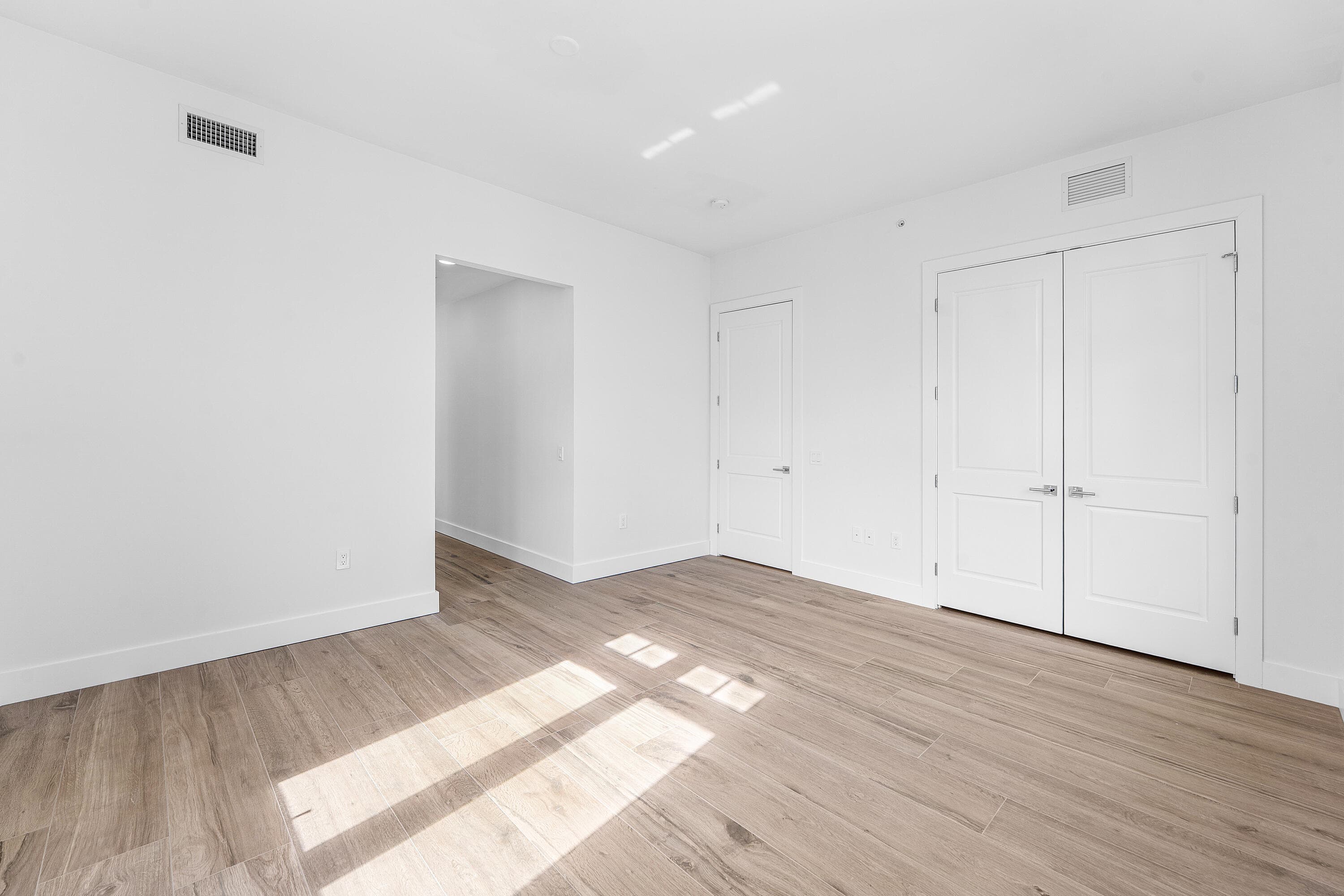 180 Lake Drive 2304, Palm Beach Shores, FL 33404 — photo 15 of 37