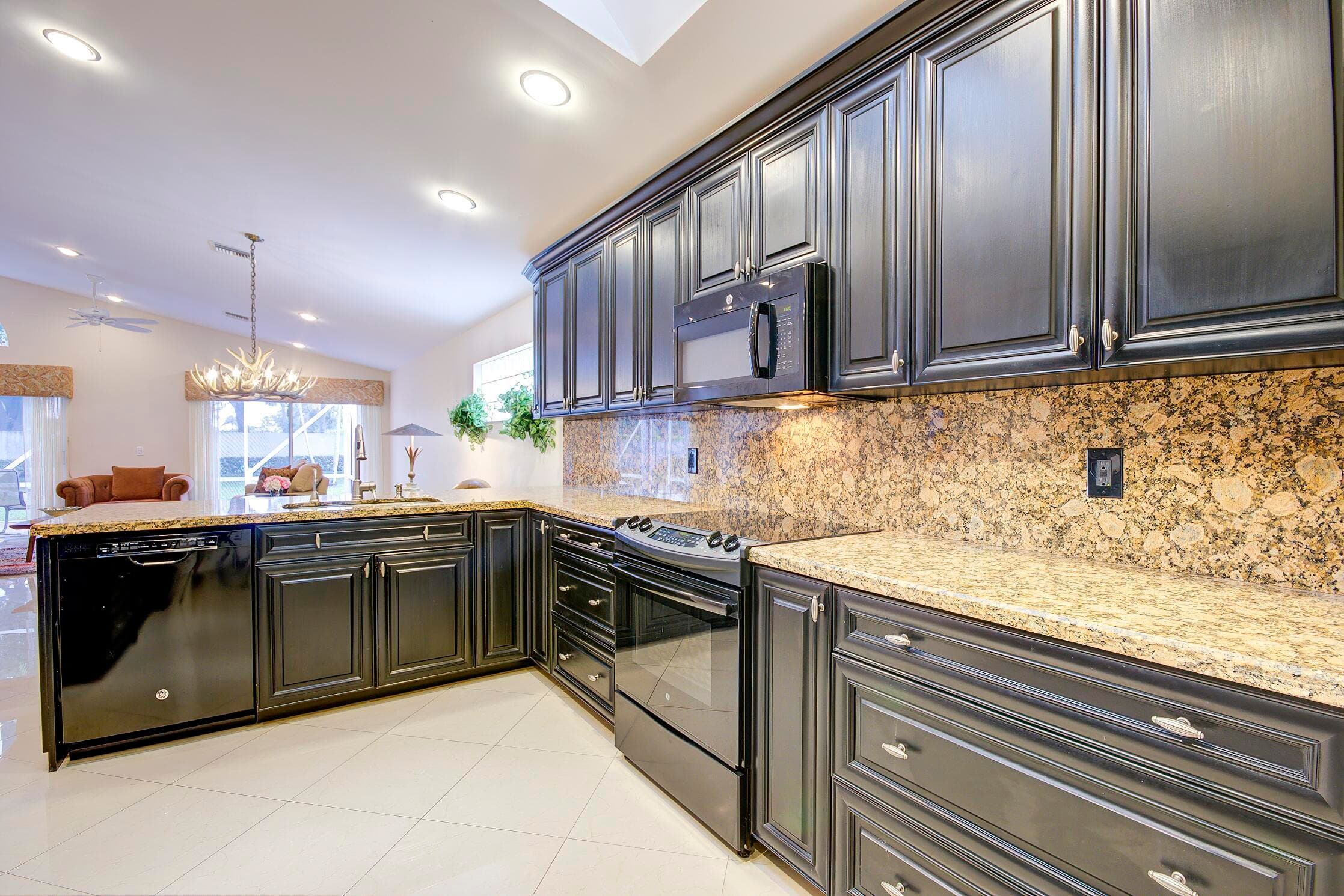 6395 Tiara Drive, Boynton Beach, FL 33437 — photo 5 of 37