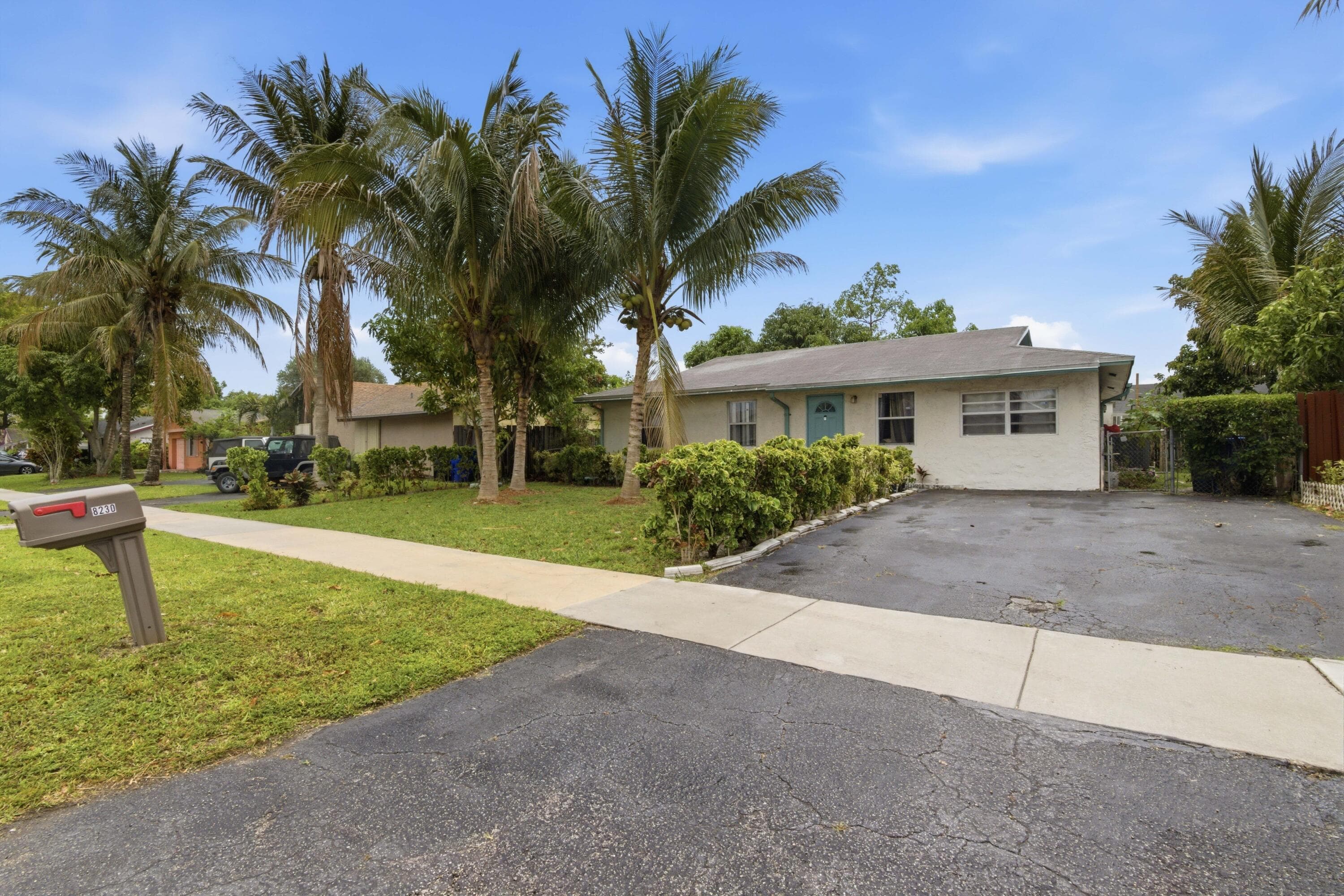 8230 SW 4th Place, North Lauderdale, FL 33068 — photo 3 of 23