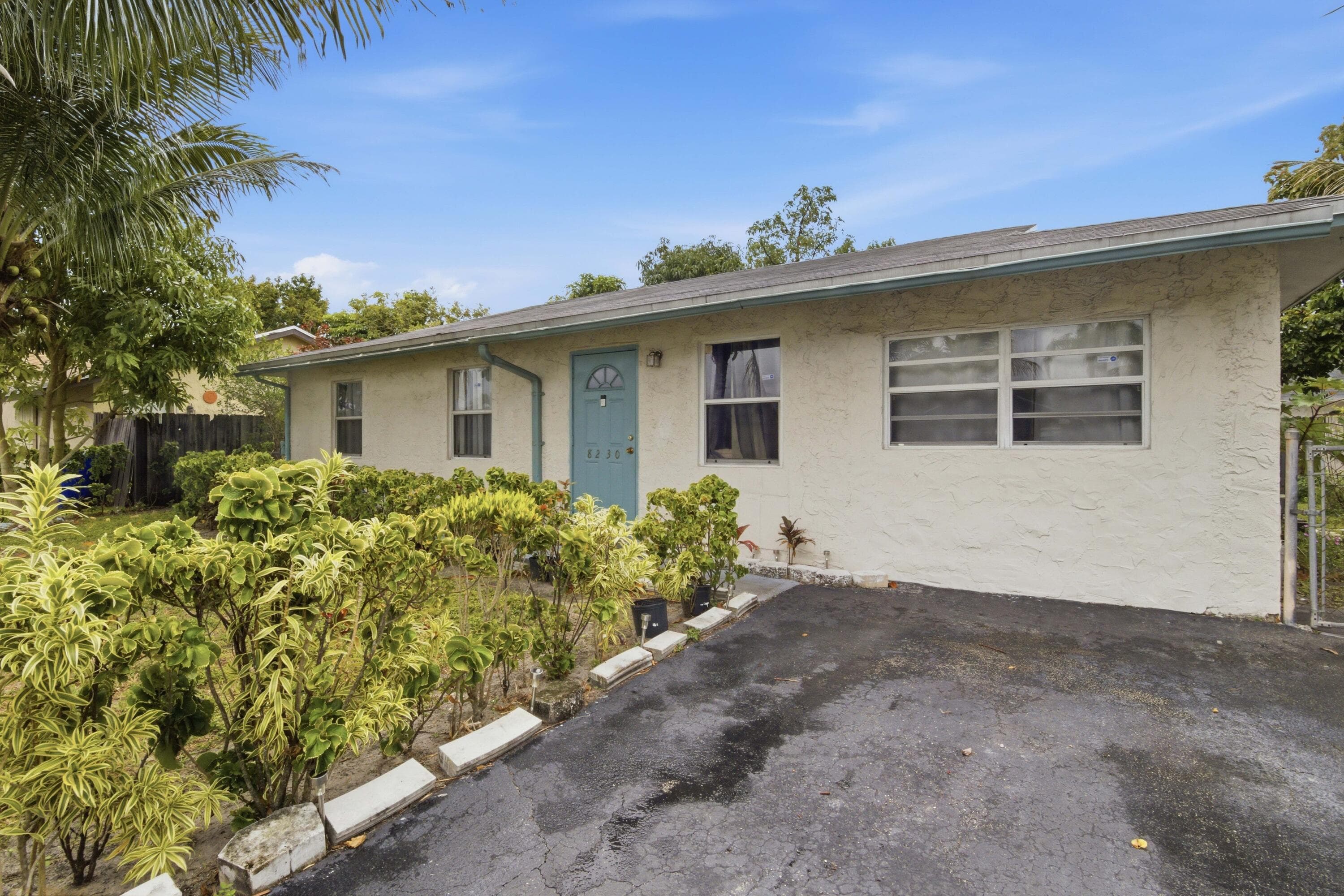 8230 SW 4th Place, North Lauderdale, FL 33068 — photo 7 of 23