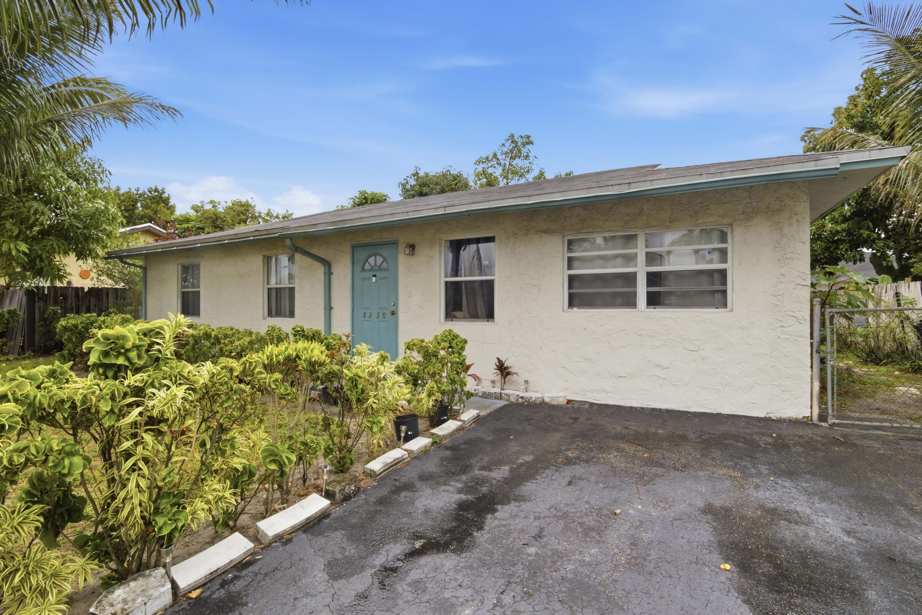 8230 SW 4th Place, North Lauderdale, FL 33068 — photo 8 of 23