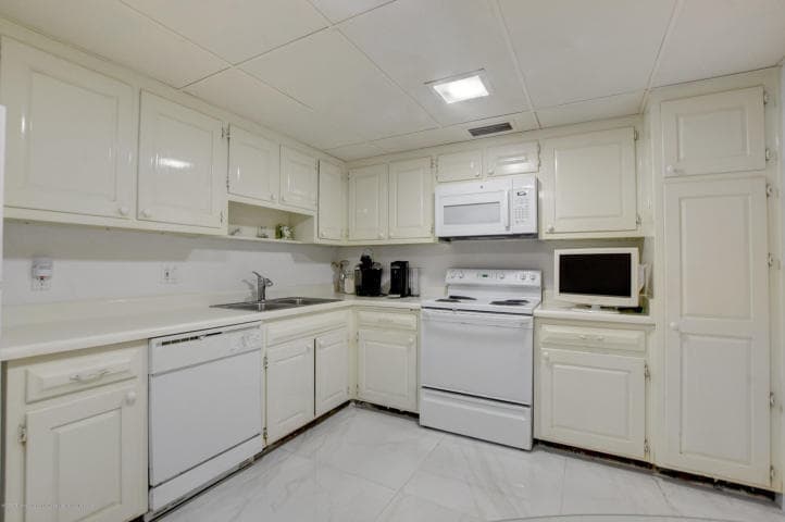 100 Worth Avenue 7, Palm Beach, FL 33480 — photo 26 of 28