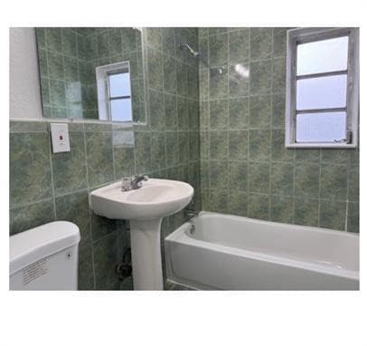 16201 NW 27th Avenue NW 16201, Opa-Locka, FL 33054 — photo 10 of 28