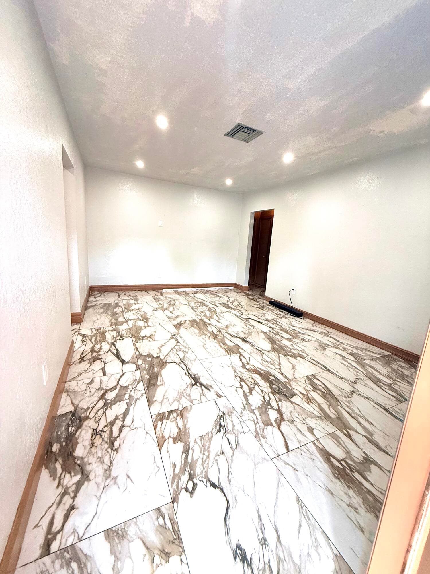 14725 NE 8th Avenue, Miami, FL 33161 — photo 6 of 9