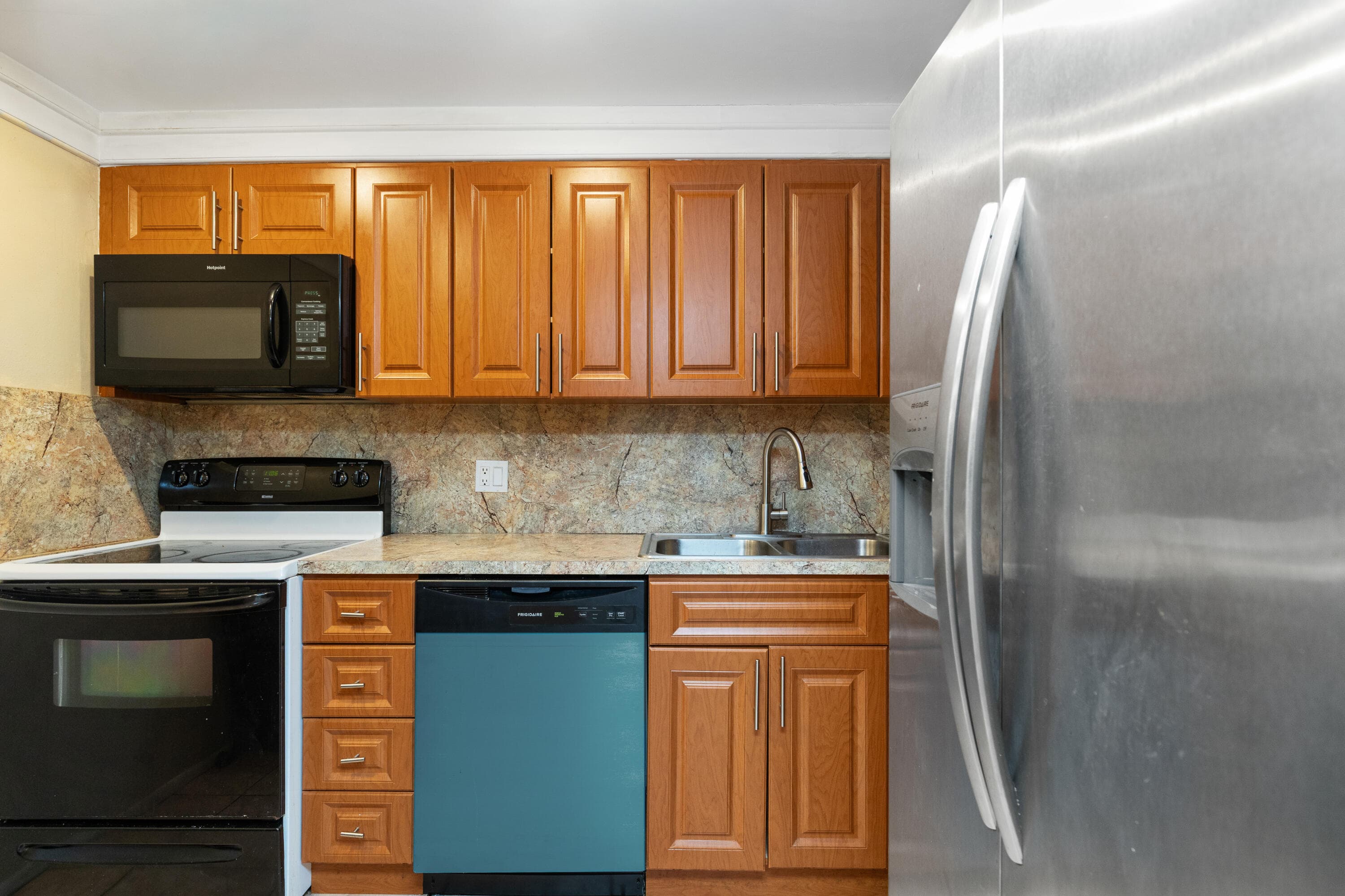 3710 Inverrary Drive 2g, Lauderhill, FL 33319 — photo 5 of 42