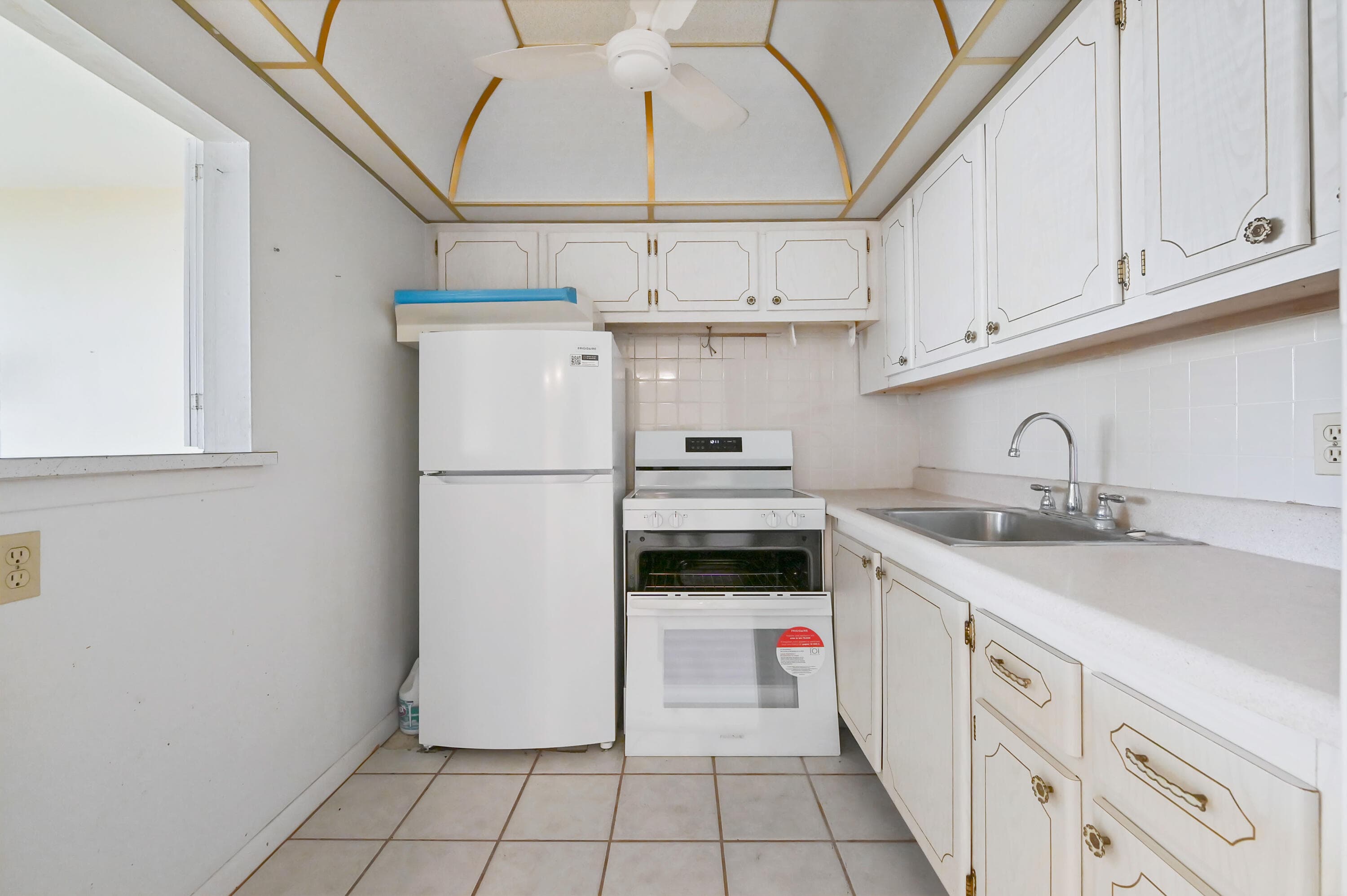 2 Chatham A, West Palm Beach, FL 33417 — photo 7 of 29