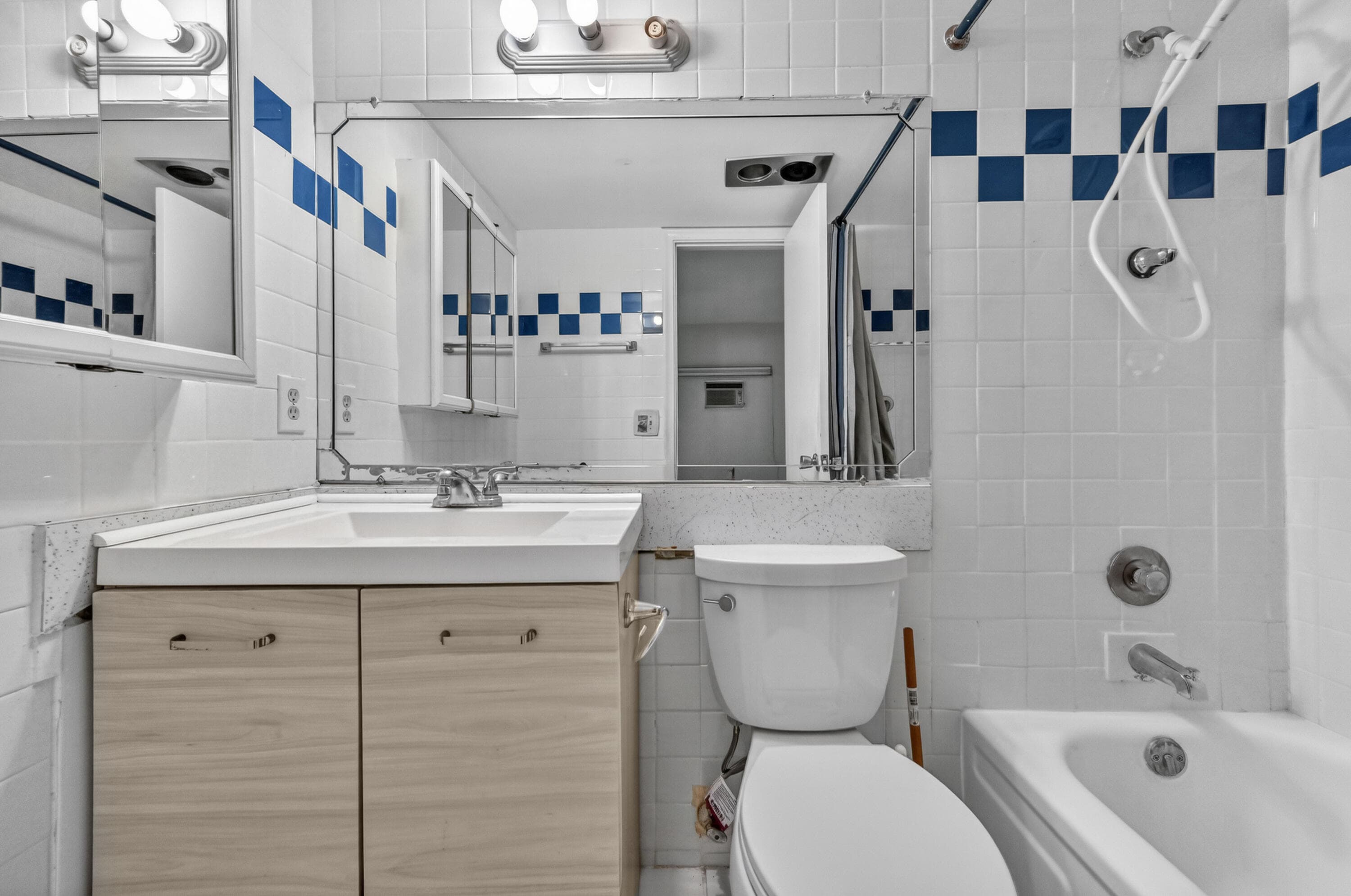 2 Chatham A, West Palm Beach, FL 33417 — photo 14 of 29