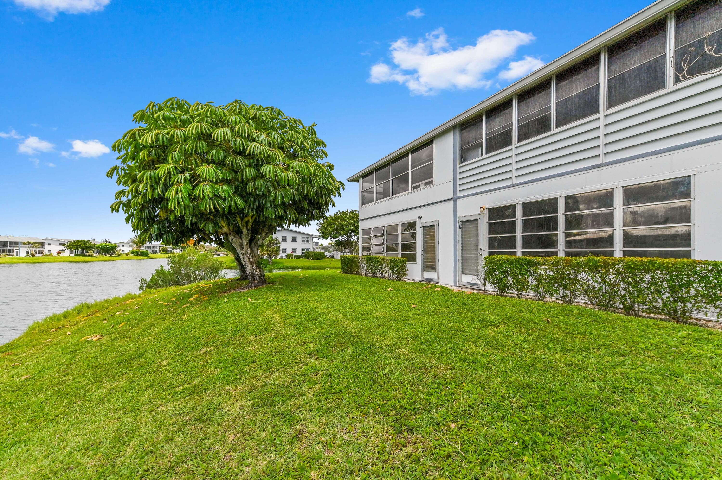 2 Chatham A, West Palm Beach, FL 33417 — photo 19 of 29