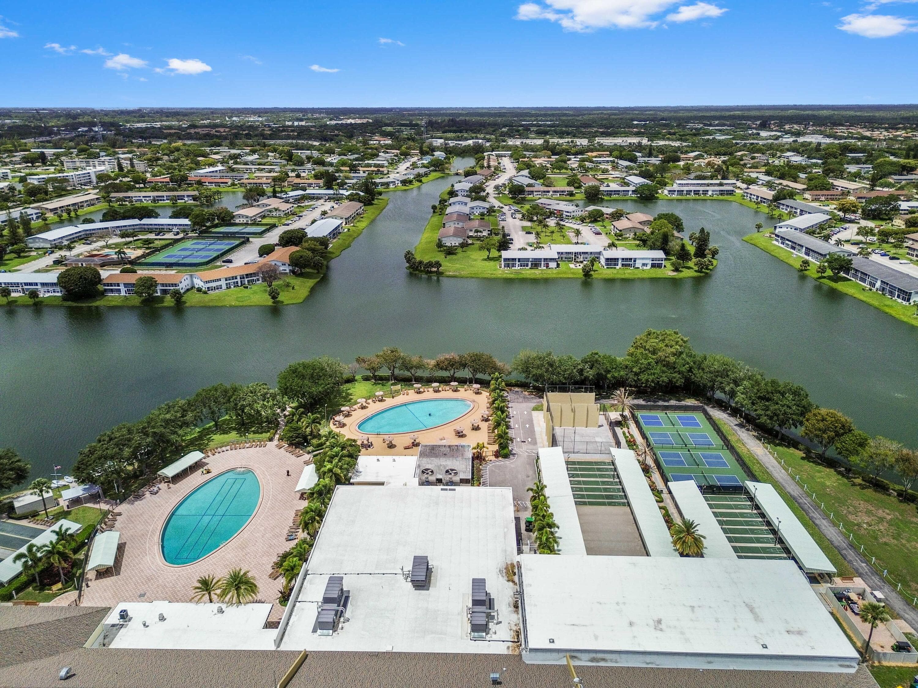 2 Chatham A, West Palm Beach, FL 33417 — photo 25 of 29