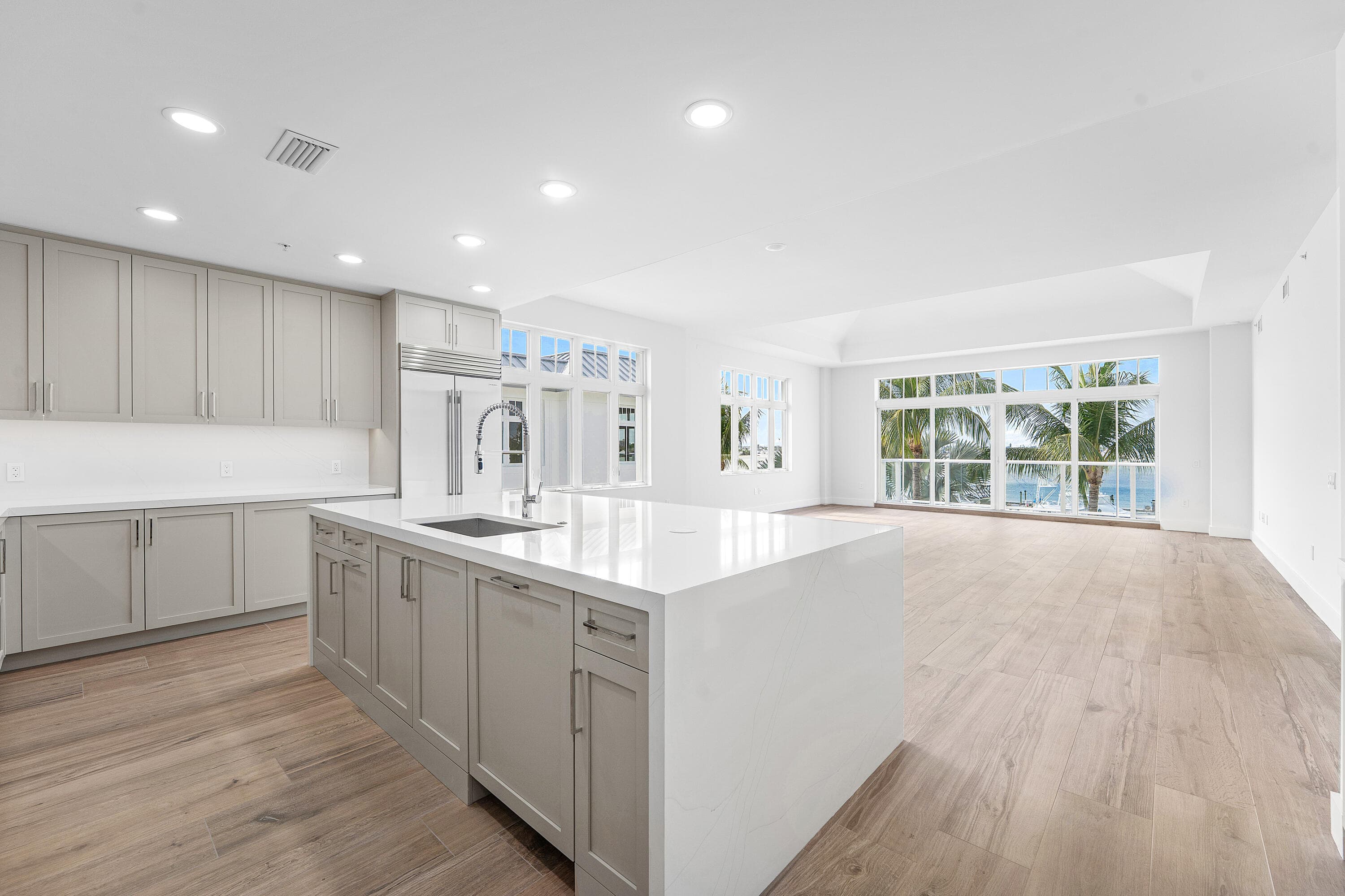 180 Lake Drive 2204, Palm Beach Shores, FL 33404 — photo 11 of 42
