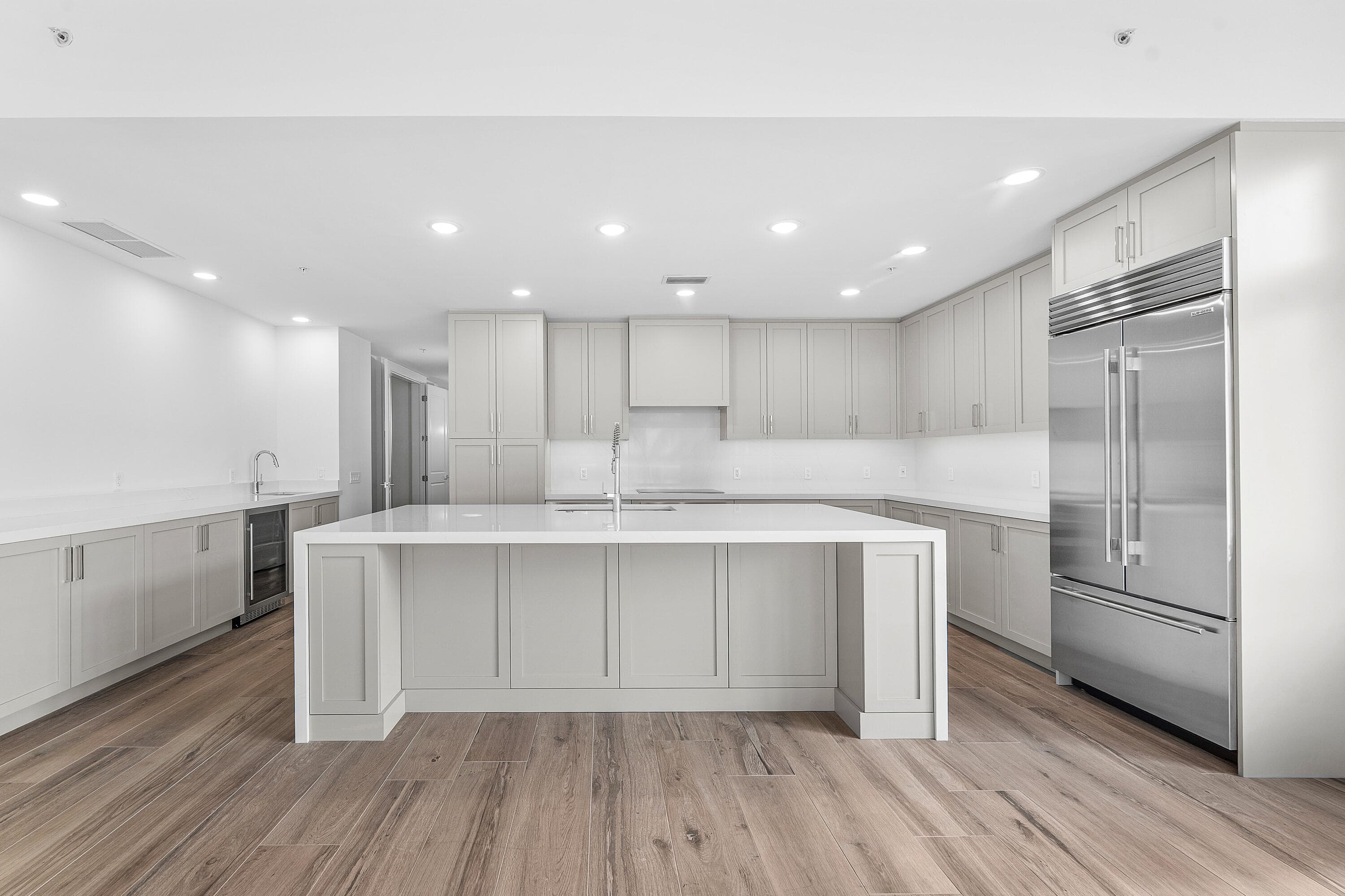 180 Lake Drive 2204, Palm Beach Shores, FL 33404 — photo 13 of 42