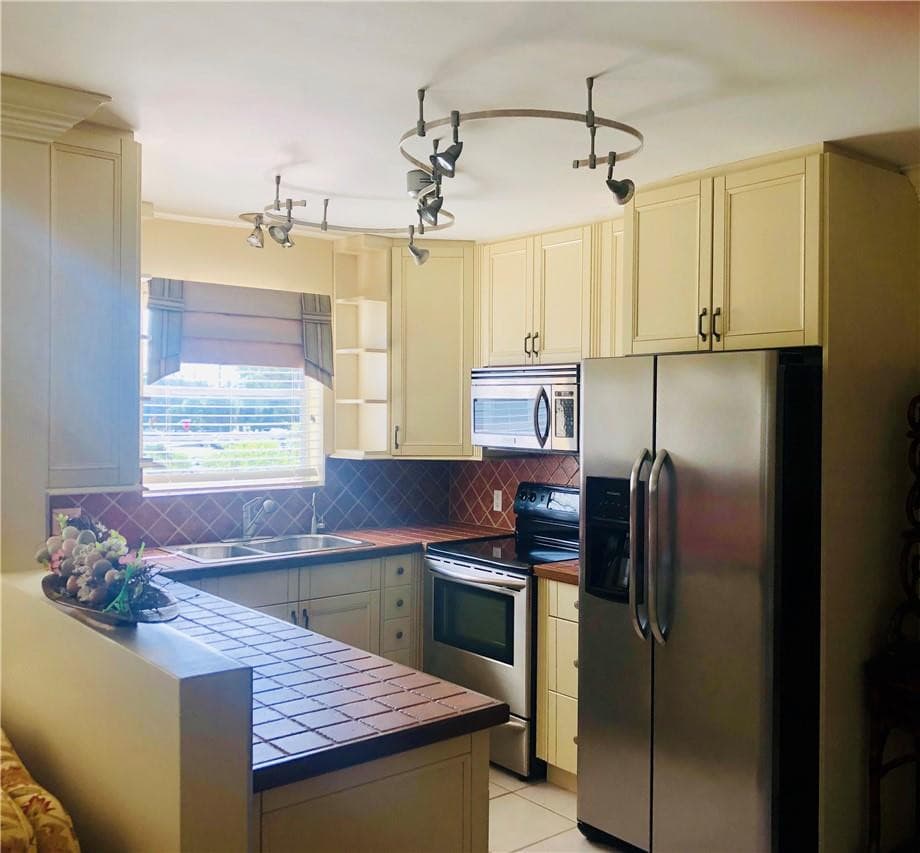 137 Farnham F 137, Deerfield Beach, FL 33442 — photo 28 of 96