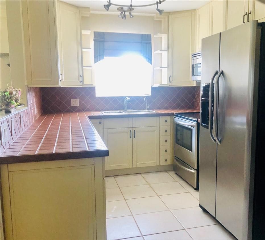 137 Farnham F 137, Deerfield Beach, FL 33442 — photo 36 of 96