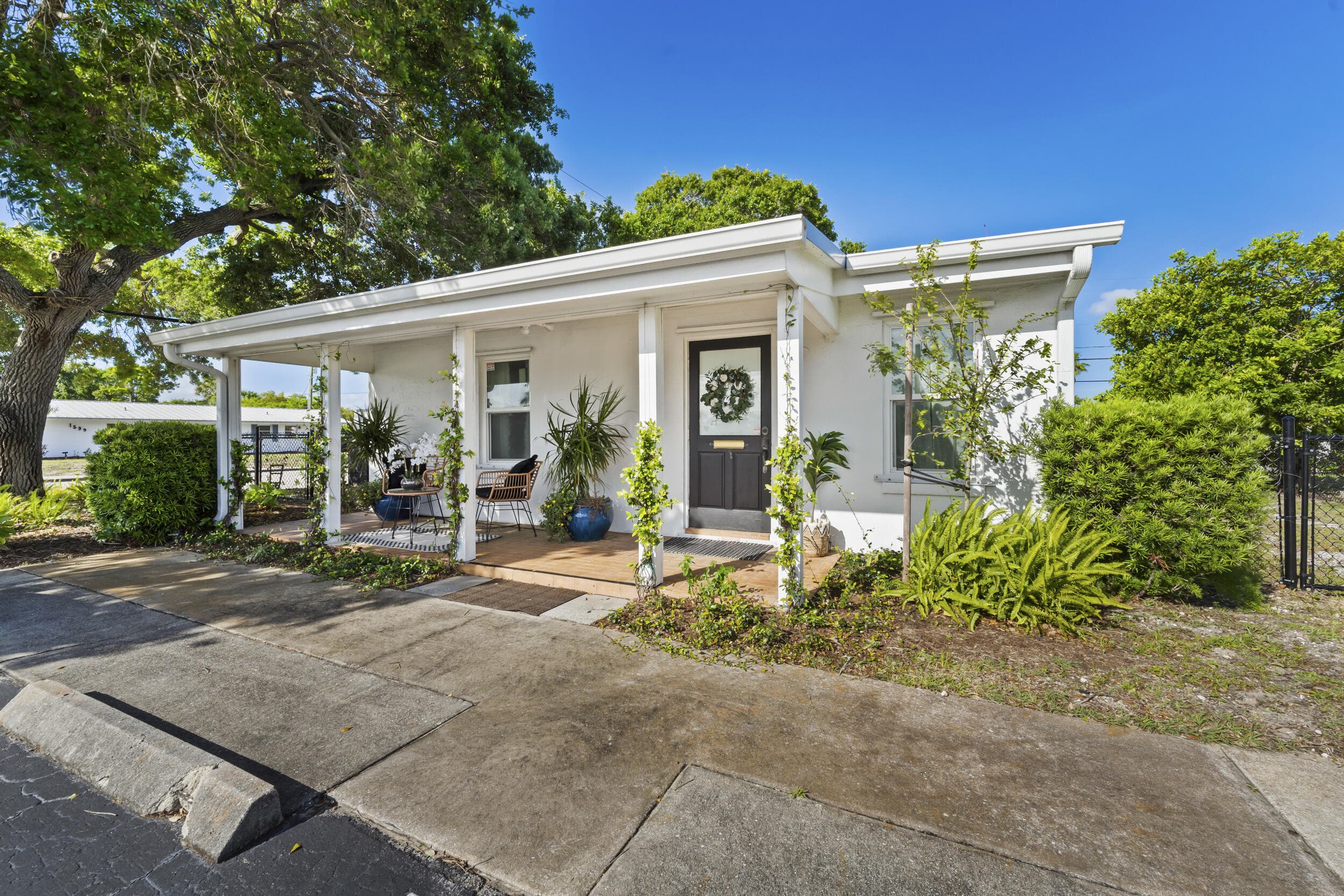 1324 16th Street, Vero Beach, FL — photo 2 of 26