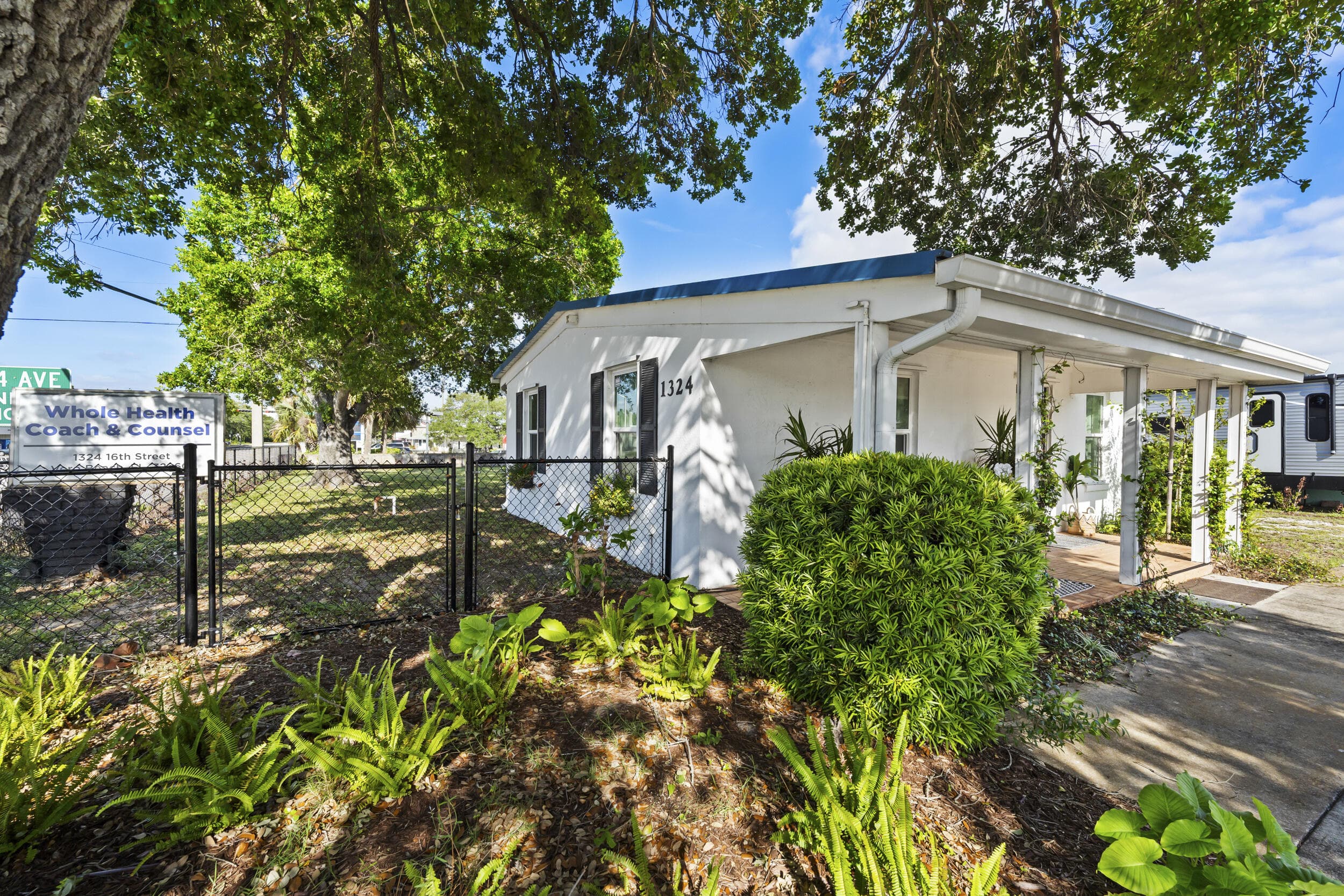 1324 16th Street, Vero Beach, FL — photo 3 of 26