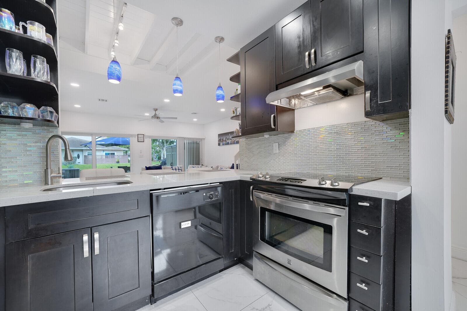4807 S Hemingway Circle, Margate, FL 33063 — photo 15 of 34