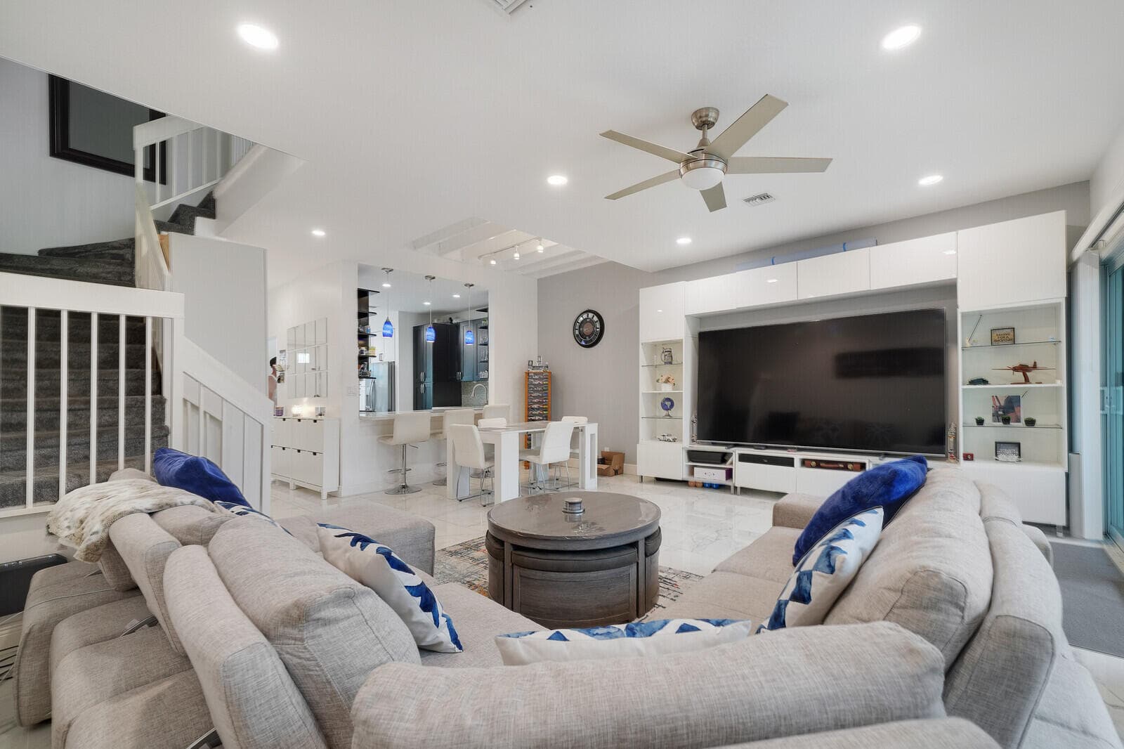 4807 S Hemingway Circle, Margate, FL 33063 — photo 8 of 34