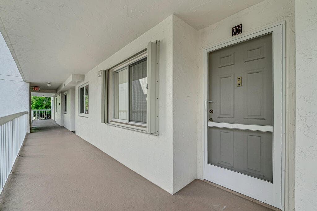 3146 Via Poinciana 203, Lake Worth, FL 33467 — photo 2 of 18