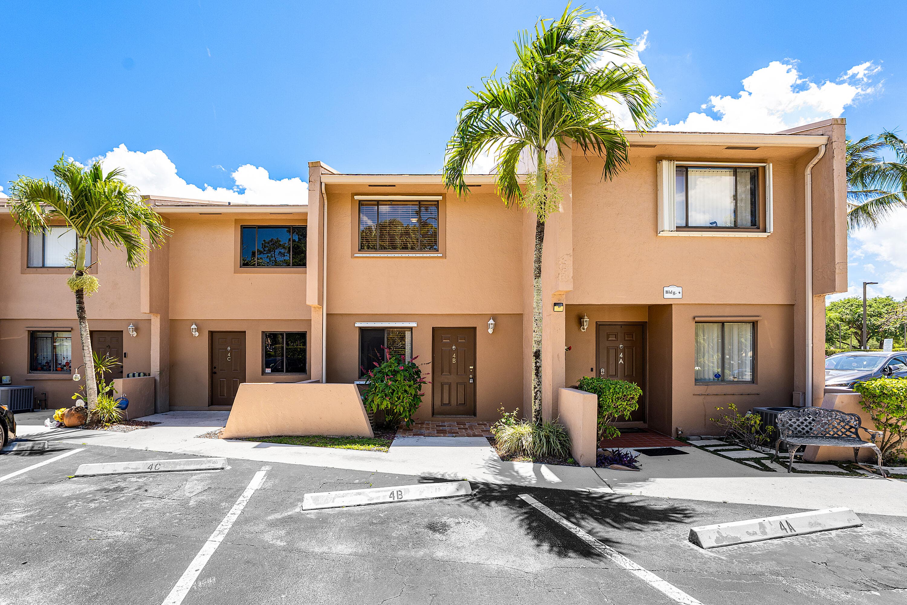 139 Sparrow 4b, Royal Palm Beach, FL 33411 — photo 18 of 19