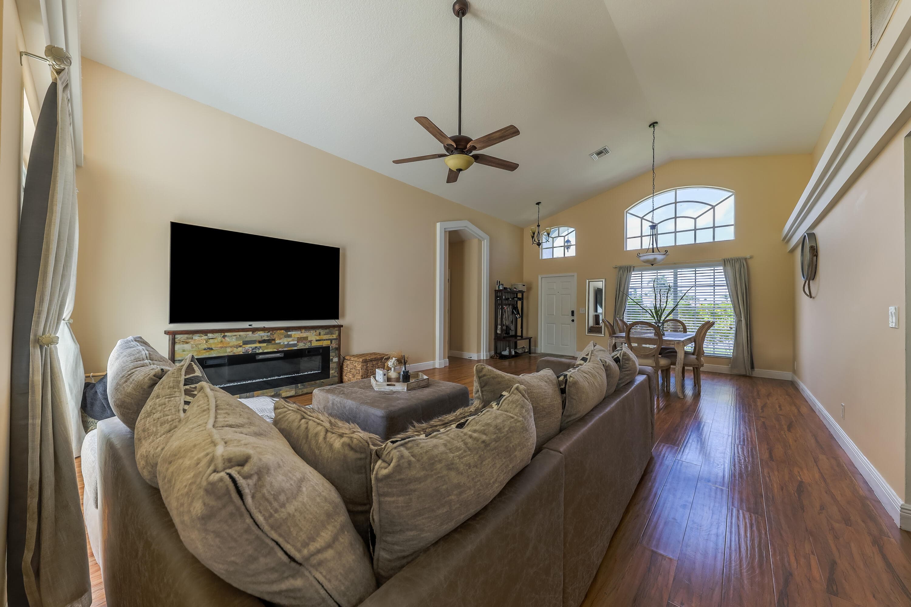 9 Meadows Park Lane, Boynton Beach, FL 33436 — photo 3 of 32