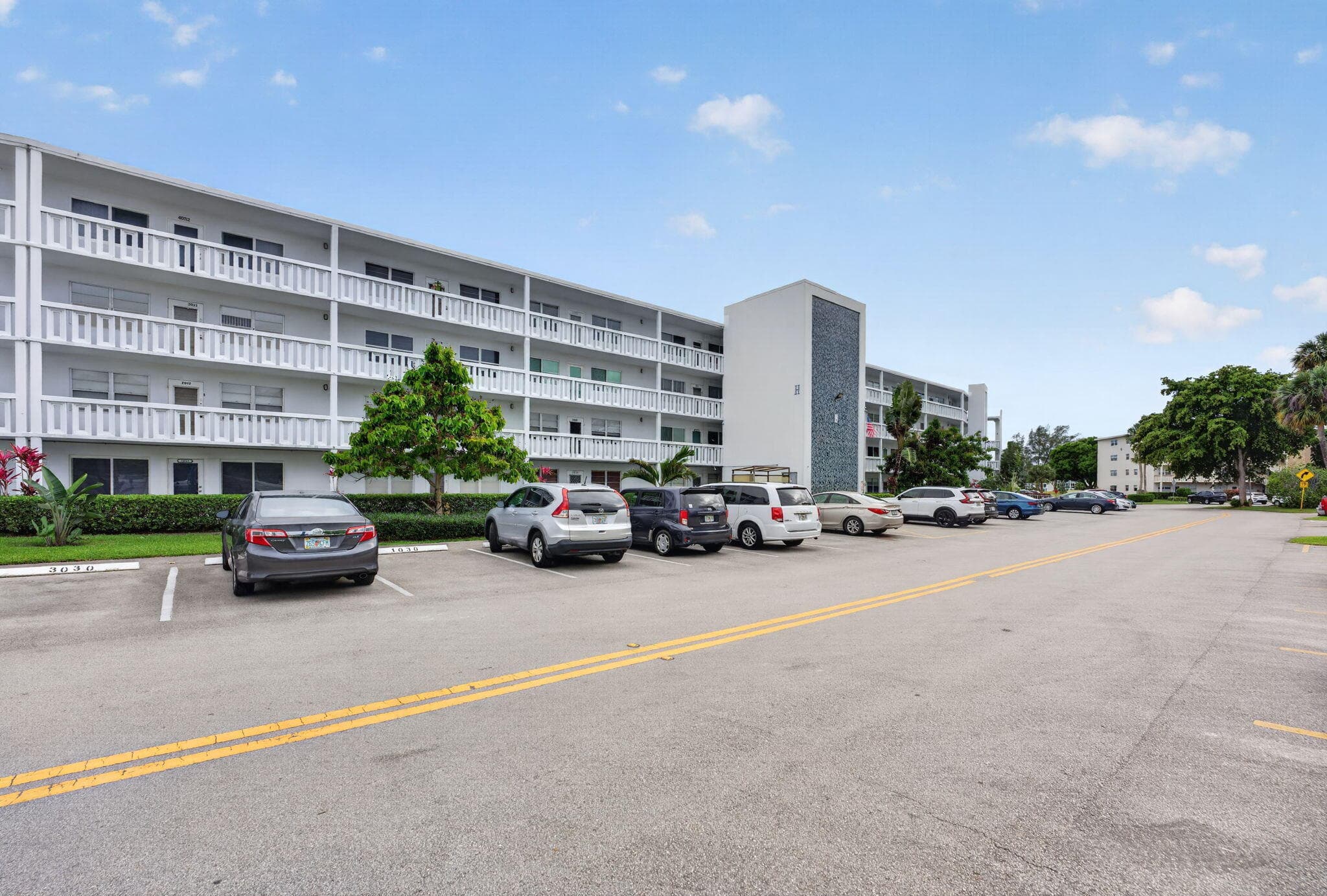1025 Ventnor H, Deerfield Beach, FL 33442 — photo 3 of 82