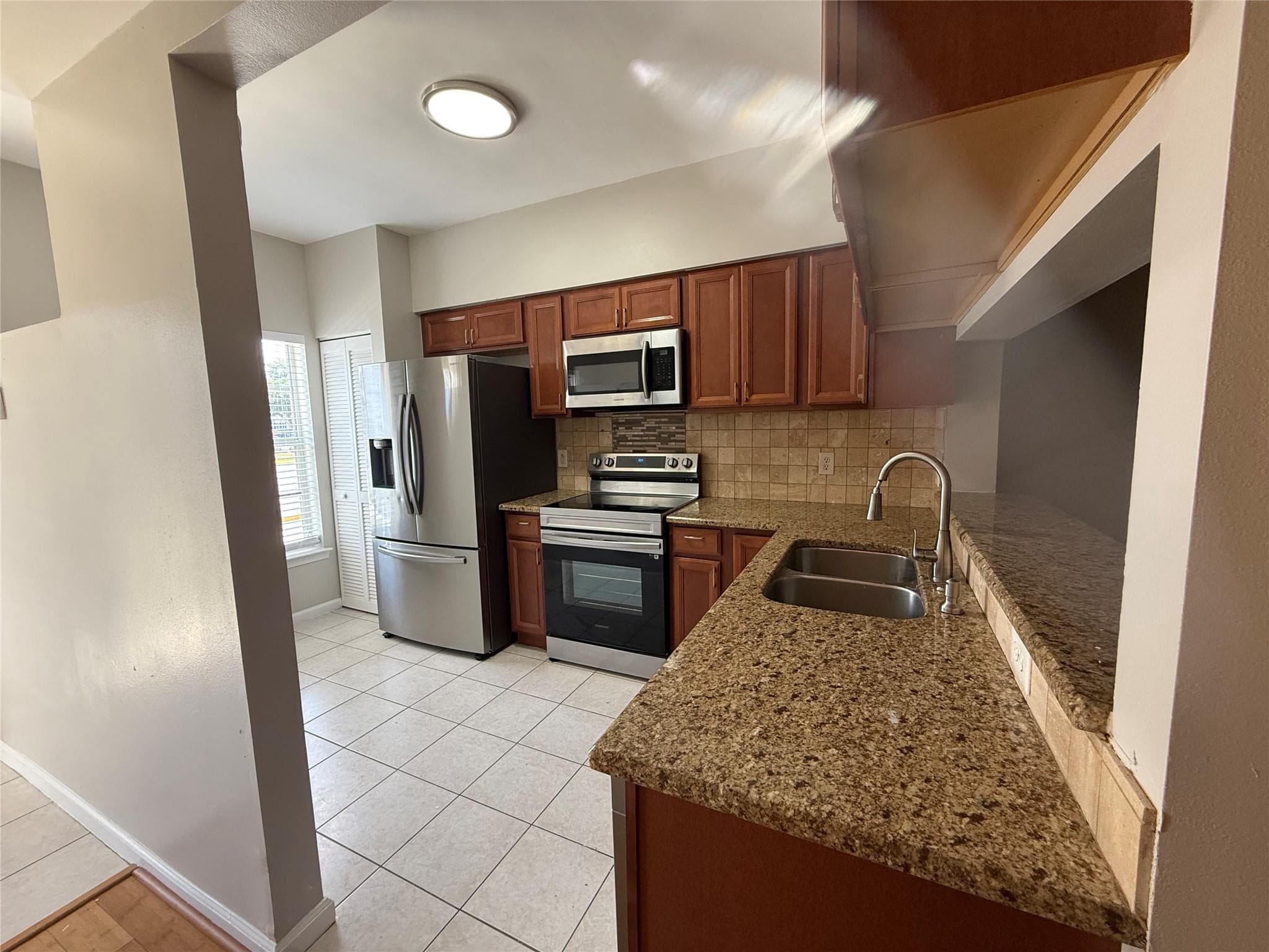 5295 Jamboree Place, Margate, FL 33063 — photo 7 of 35