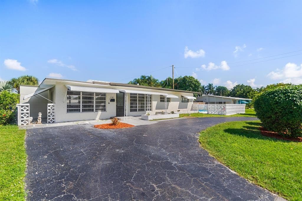 2501 NE 12th Street, Pompano Beach, FL 33062 — photo 23 of 29