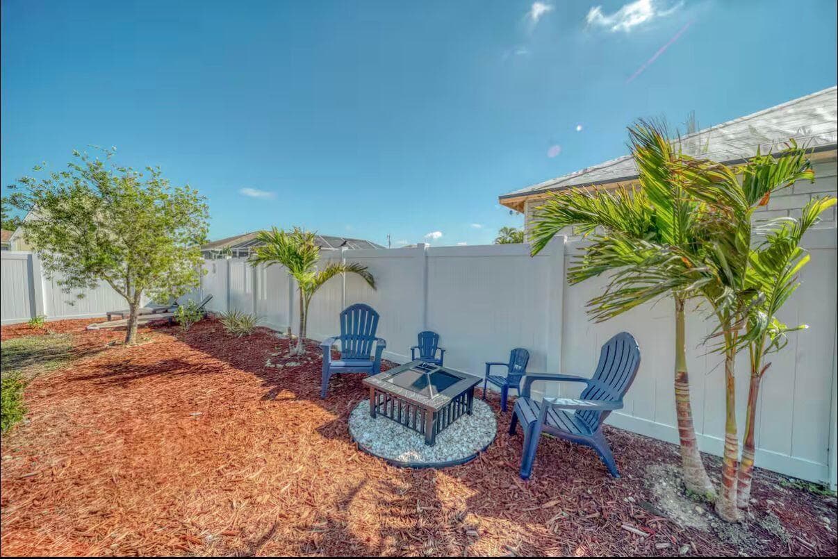 1925 SW 14th Street, Cape Coral, FL 33991 — photo 5 of 36