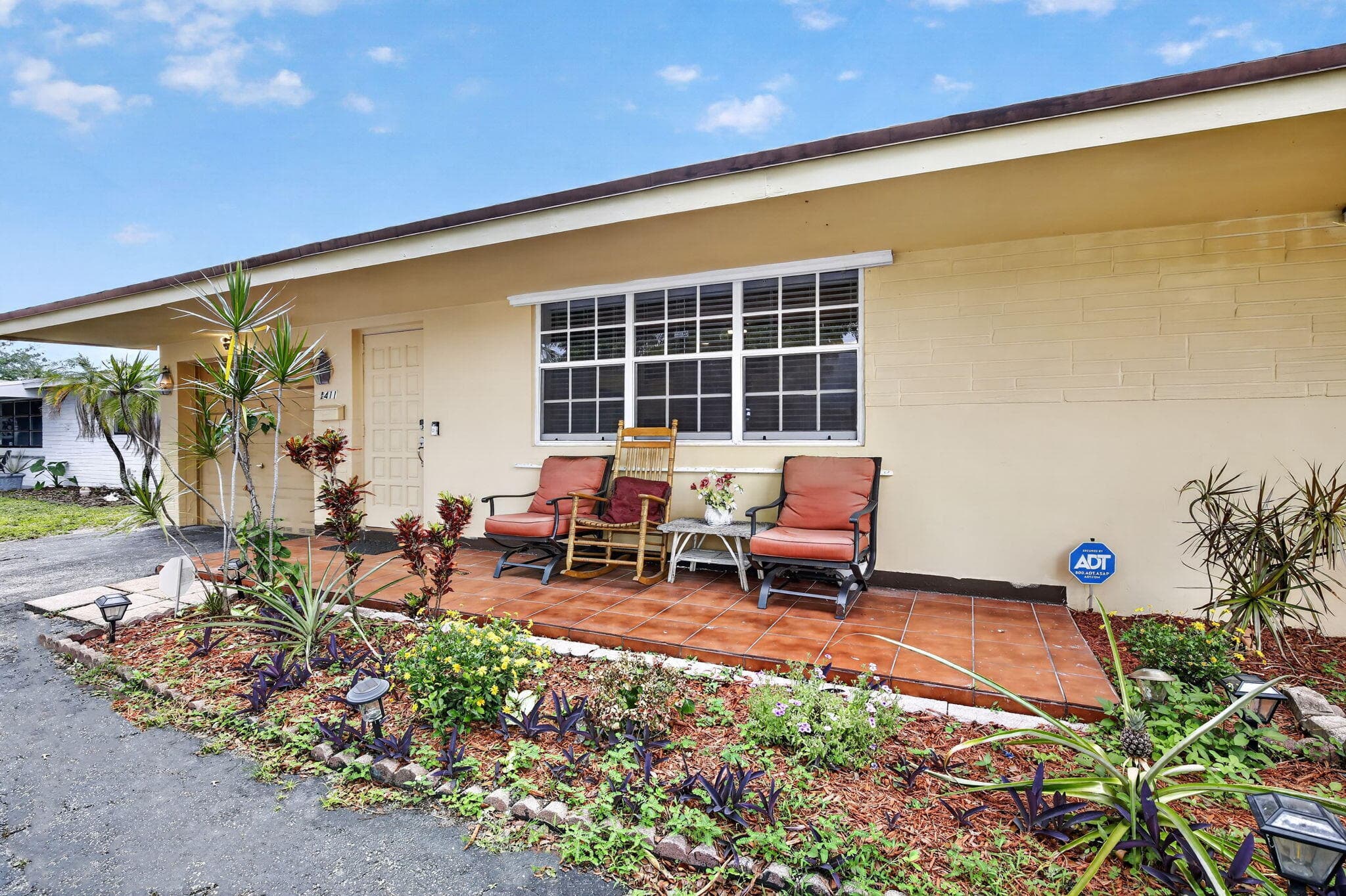 1411 NW 89th Avenue, Pembroke Pines, FL 33024 — photo 5 of 57