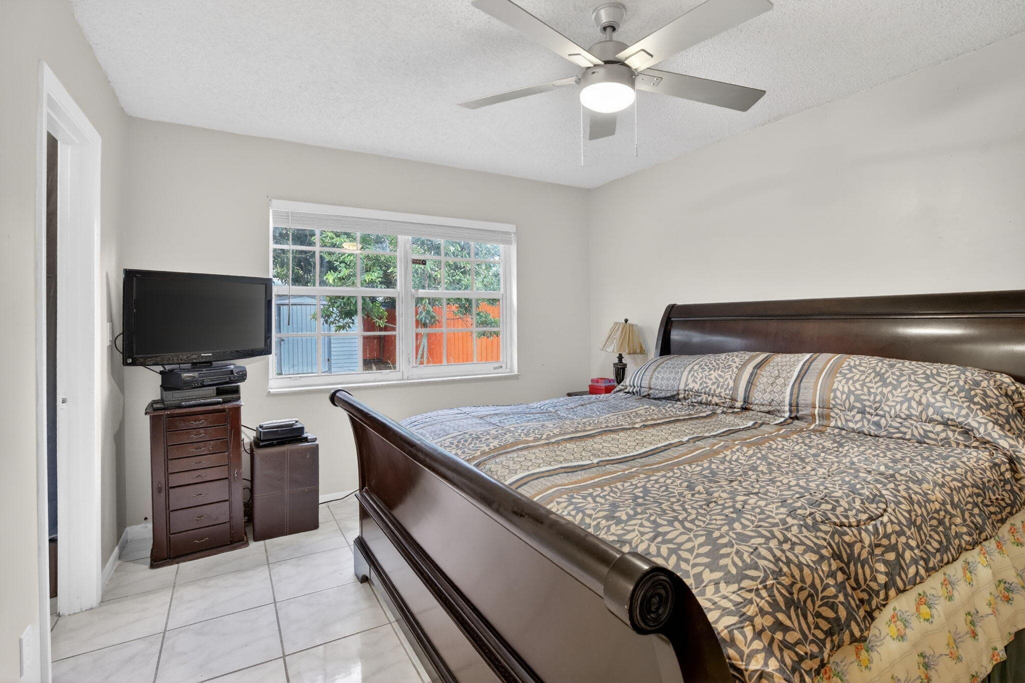 1411 NW 89th Avenue, Pembroke Pines, FL 33024 — photo 24 of 57