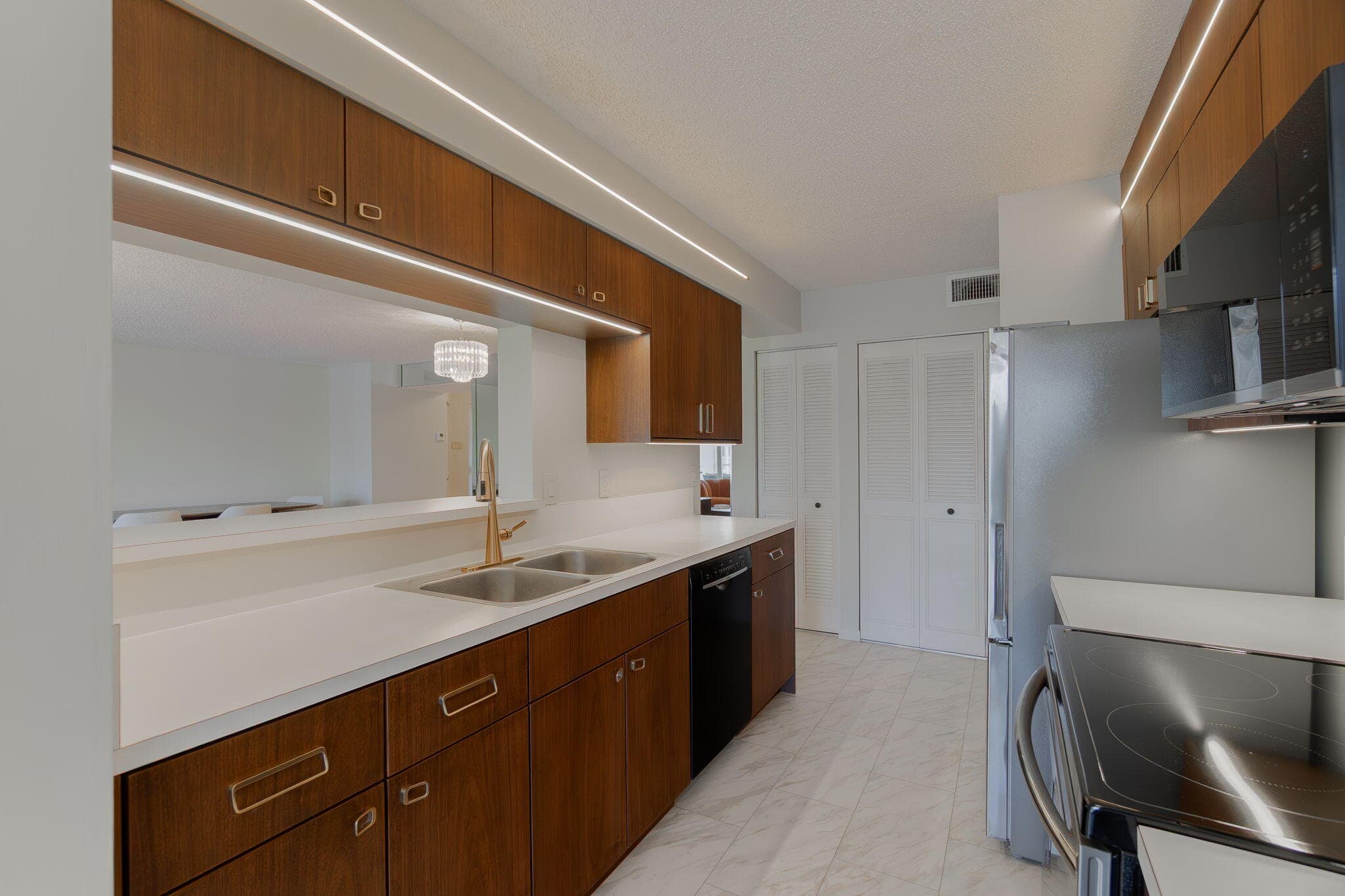 102 Half Moon Circle G2, Hypoluxo, FL 33462 — photo 10 of 32
