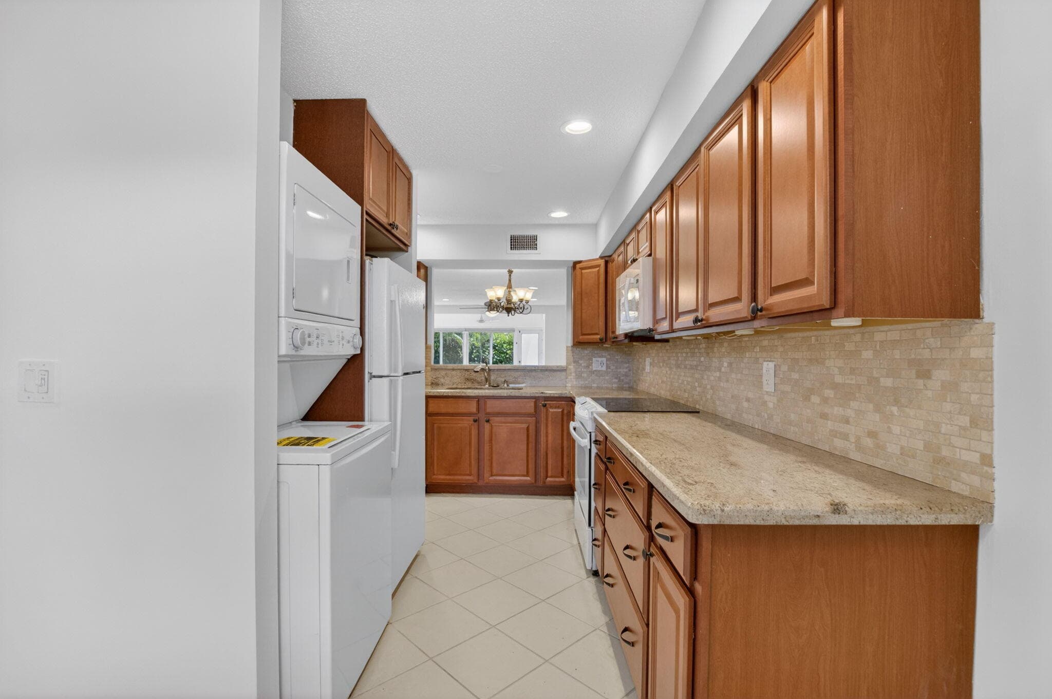 13886 Vía Flora A, Delray Beach, FL 33484 — photo 9 of 42