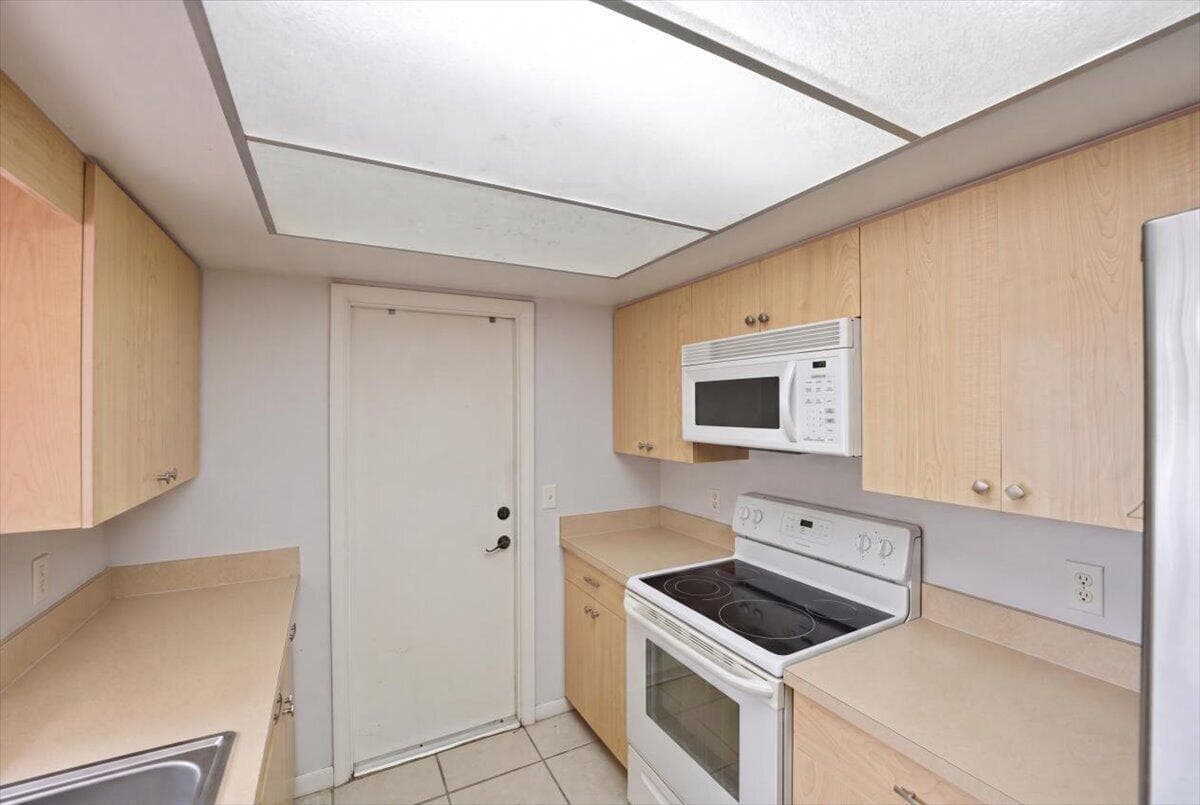 583 SE Greenway Terrace, Port St. Lucie, FL 34983 — photo 15 of 47