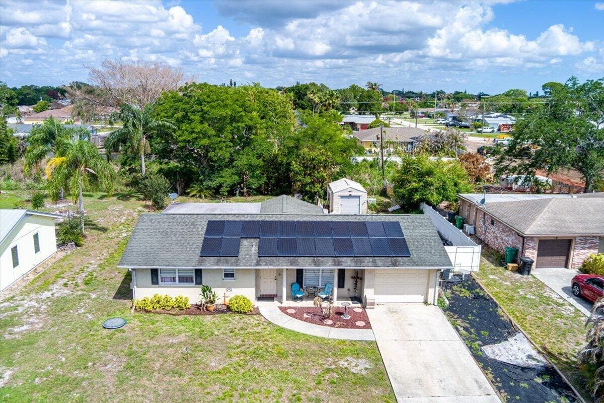 583 SE Greenway Terrace, Port St. Lucie, FL 34983 — photo 5 of 47