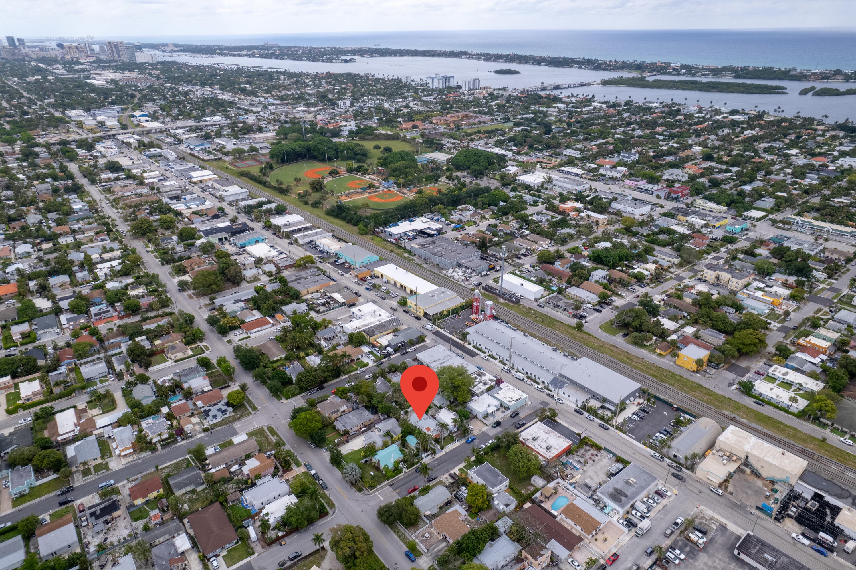 625 Selkirk Street, West Palm Beach, FL 33405 — photo 2 of 28