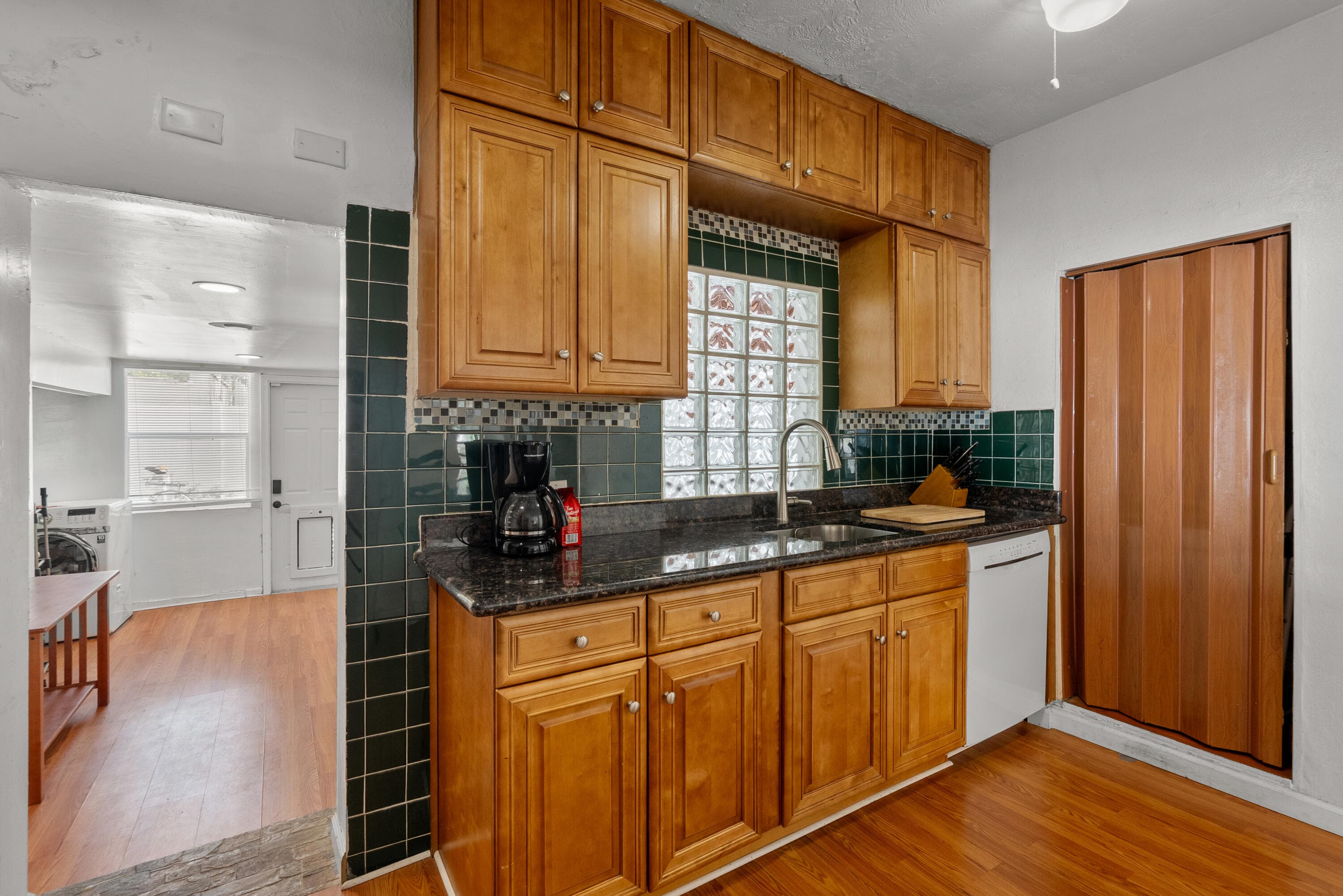 625 Selkirk Street, West Palm Beach, FL 33405 — photo 10 of 28
