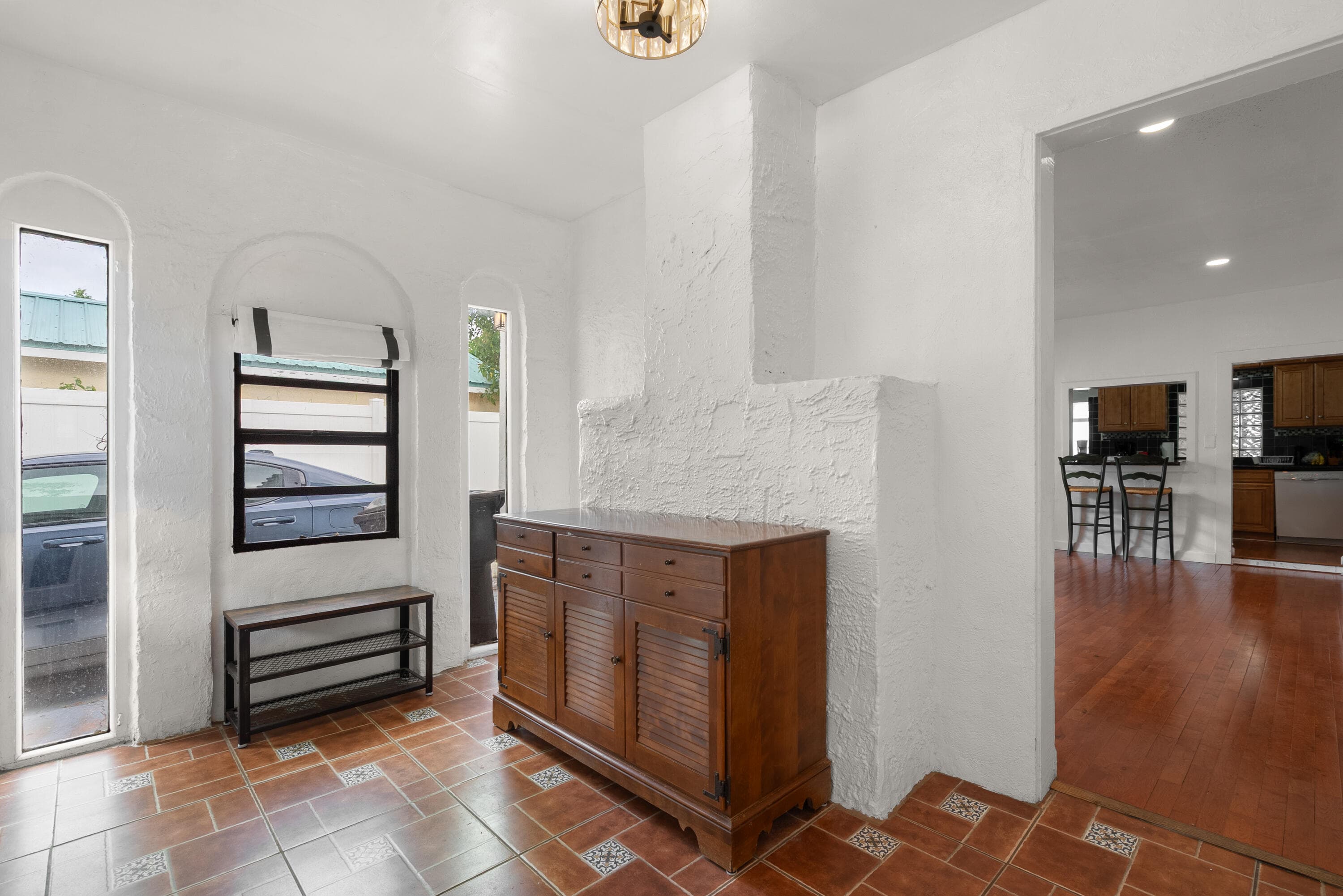 625 Selkirk Street, West Palm Beach, FL 33405 — photo 5 of 28
