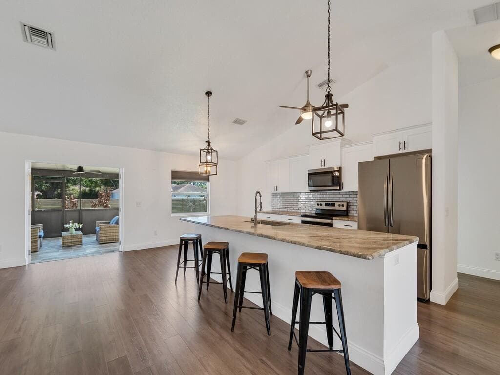 1330 38th Avenue, Vero Beach, FL 32960 — photo 4 of 26