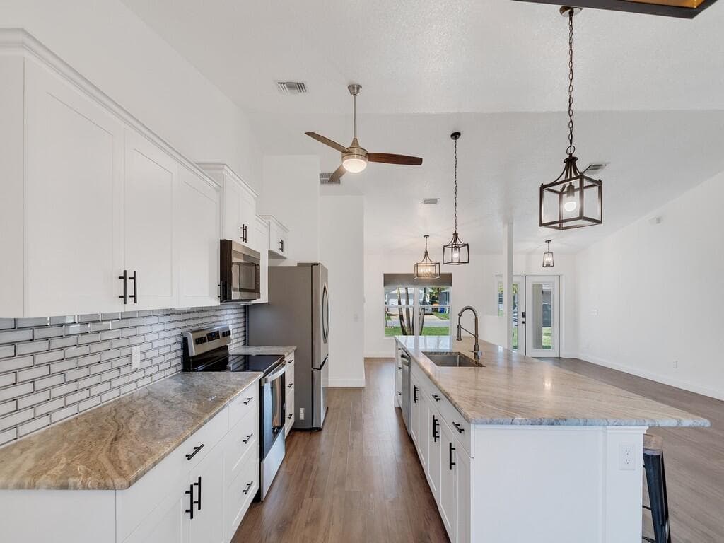 1330 38th Avenue, Vero Beach, FL 32960 — photo 10 of 26