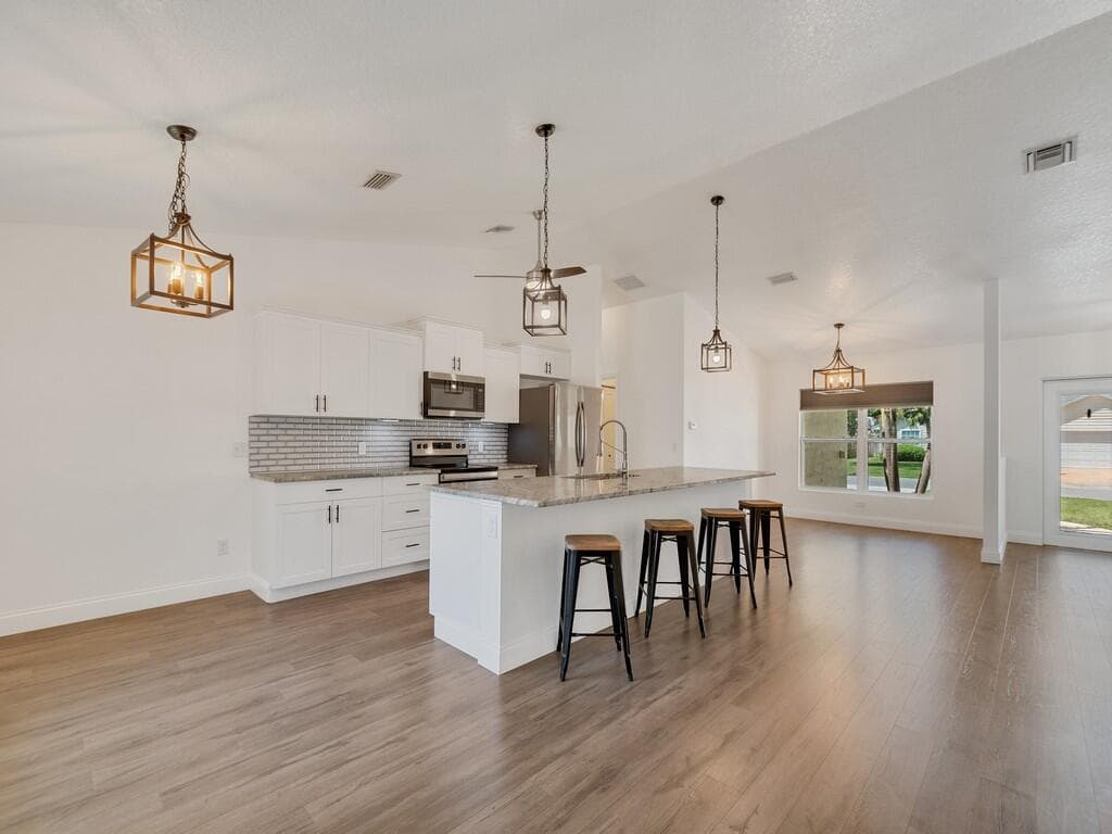 1330 38th Avenue, Vero Beach, FL 32960 — photo 11 of 26