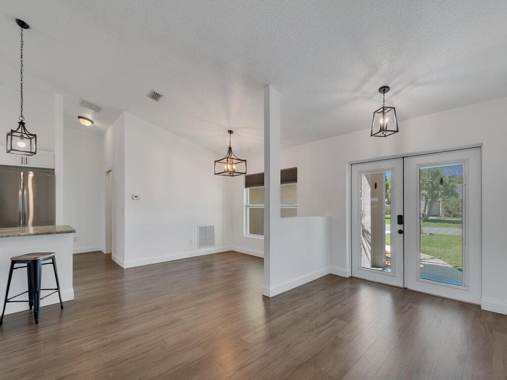 1330 38th Avenue, Vero Beach, FL 32960 — photo 14 of 26
