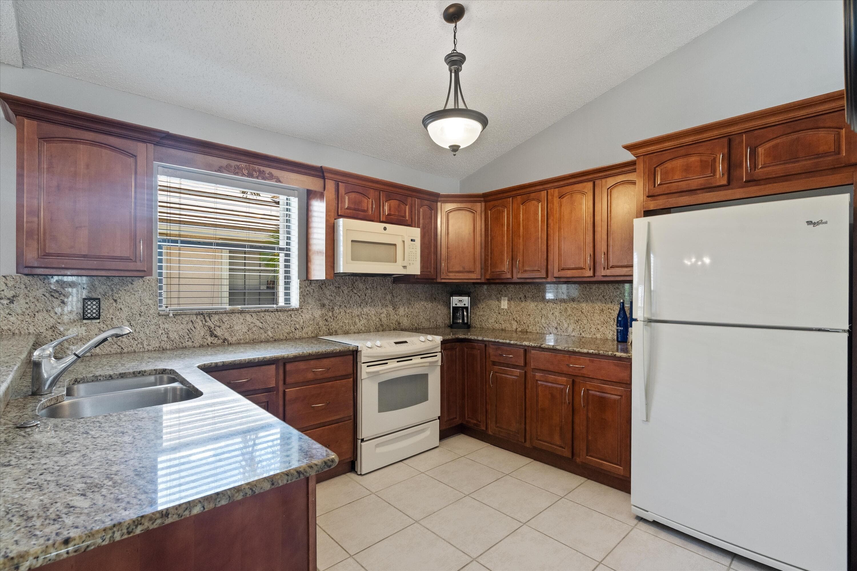 4781 Brighton Lakes Boulevard, Boynton Beach, FL 33436 — photo 9 of 37