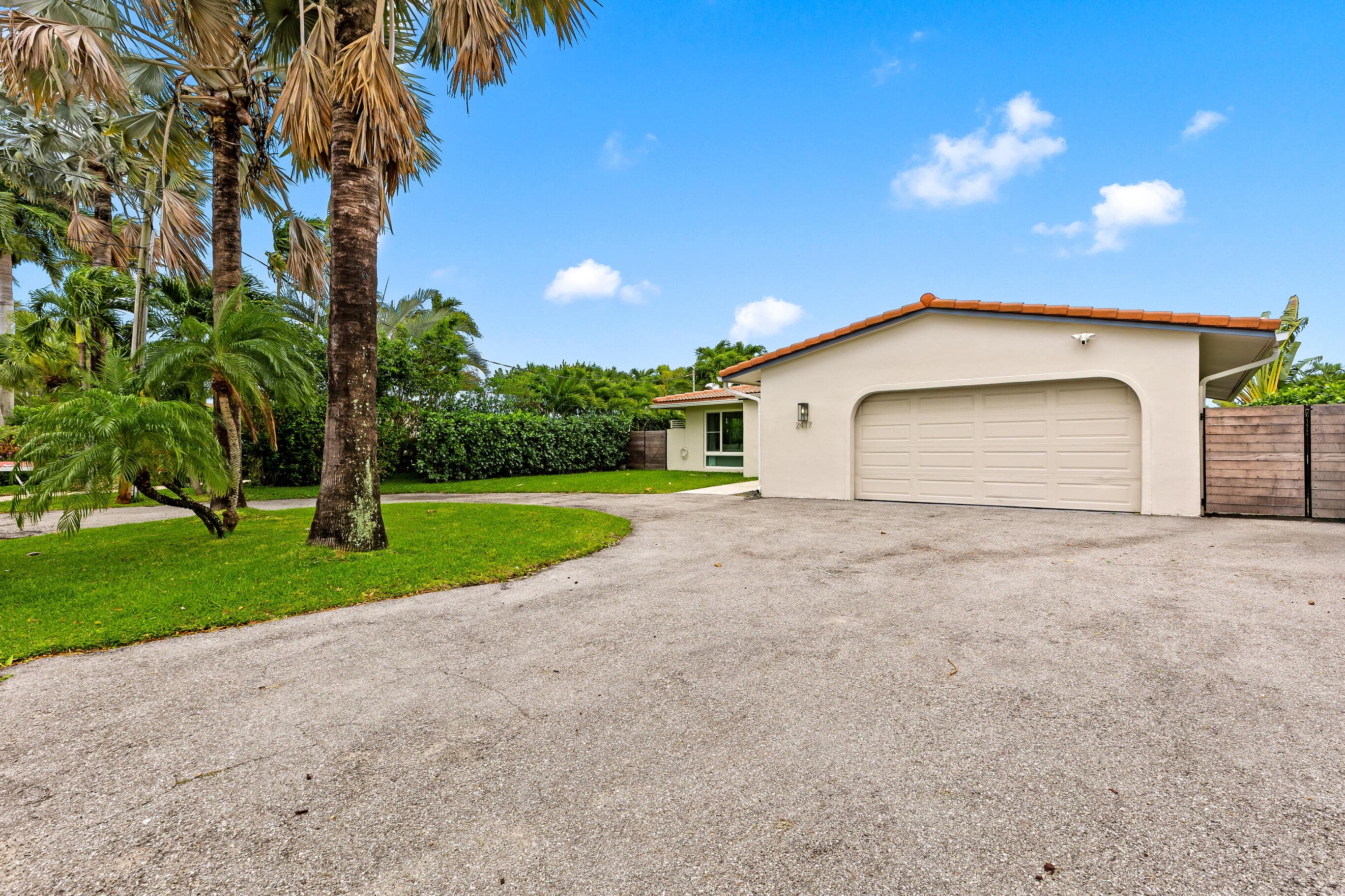 2417 NE 19th Avenue, Wilton Manors, FL 33305 — photo 1 of 31